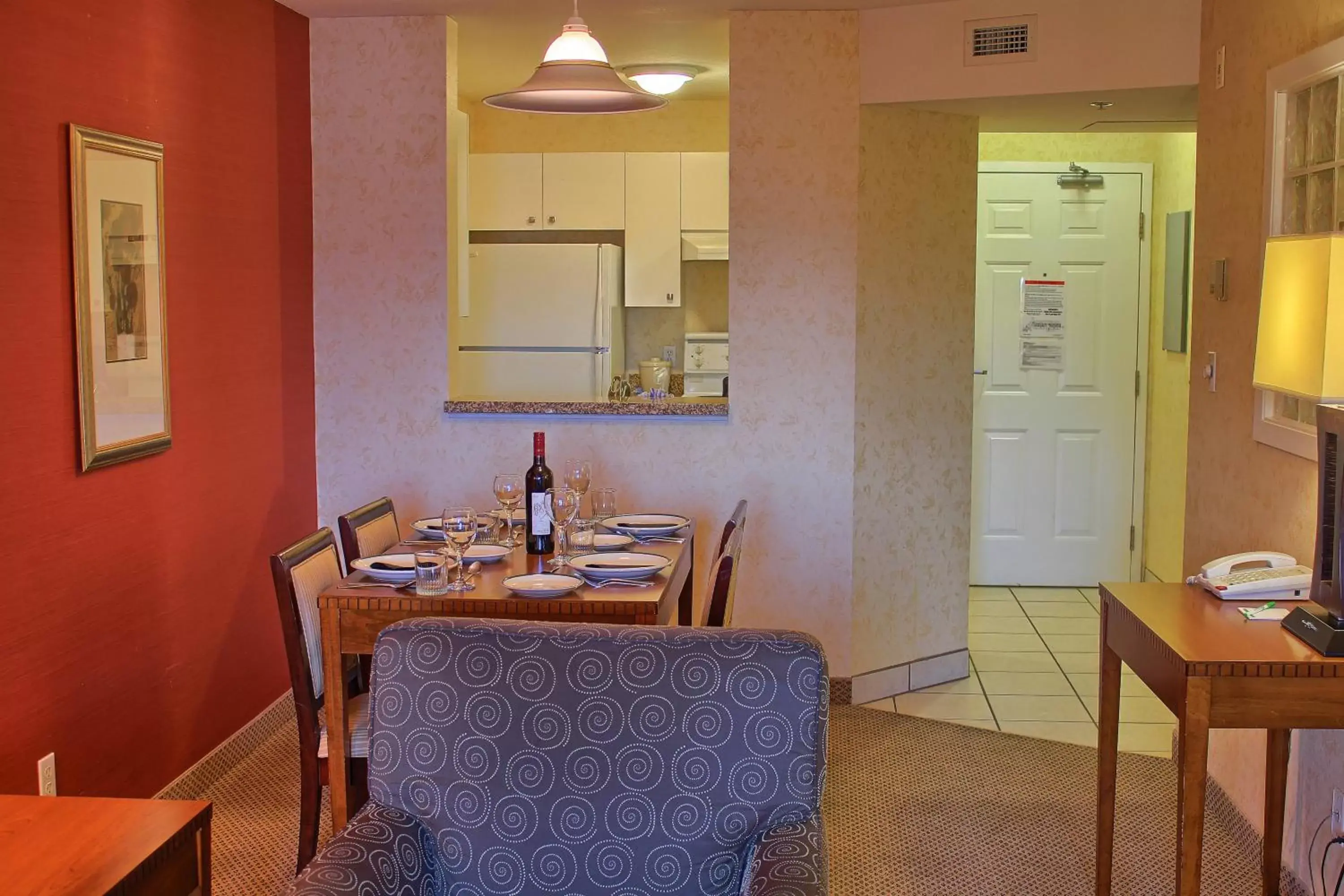 Dining Area in Holiday Inn Hotel & Suites Osoyoos, an IHG Hotel