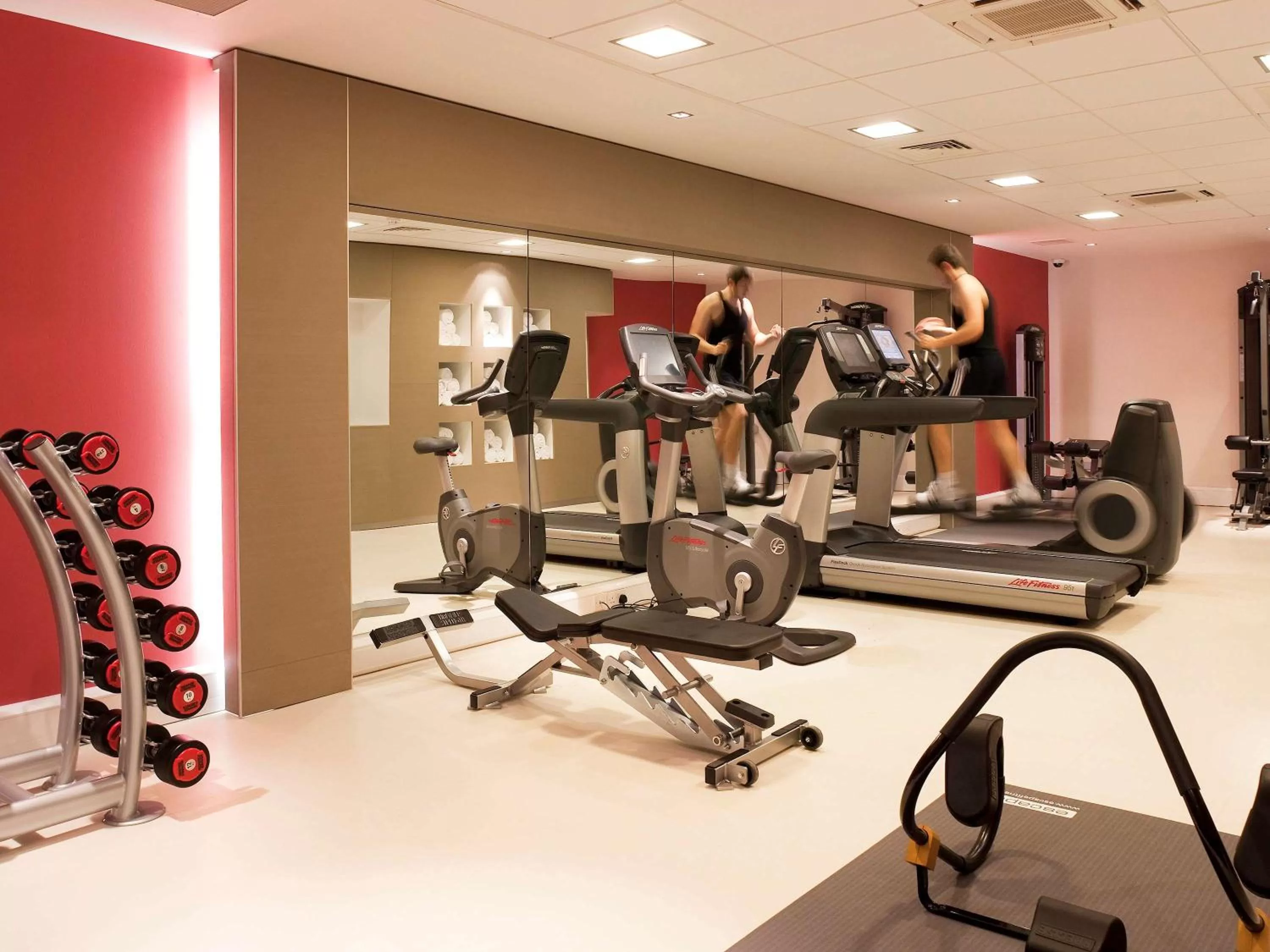 Fitness centre/facilities in Novotel Liverpool Centre