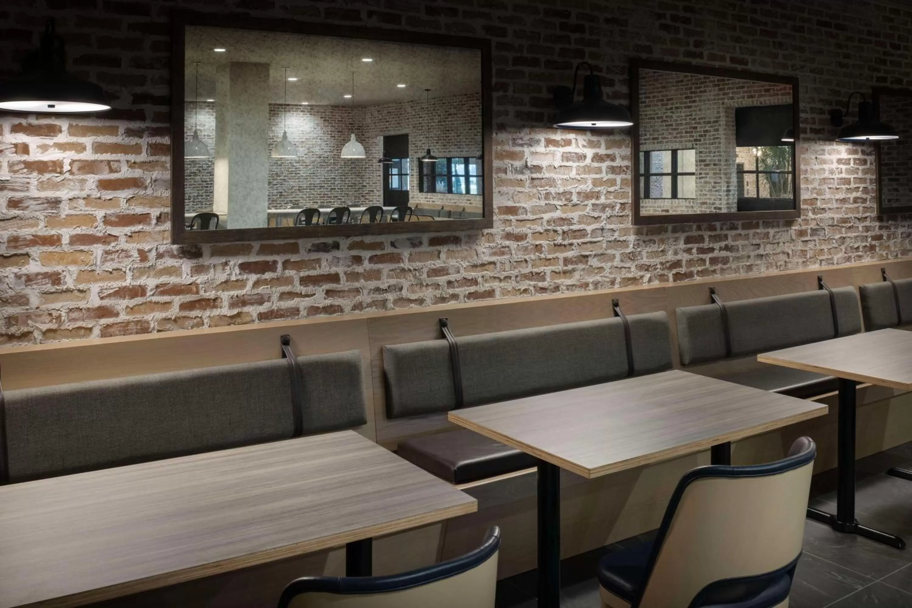 Lounge or bar in Embassy Suites By Hilton Bowling Green