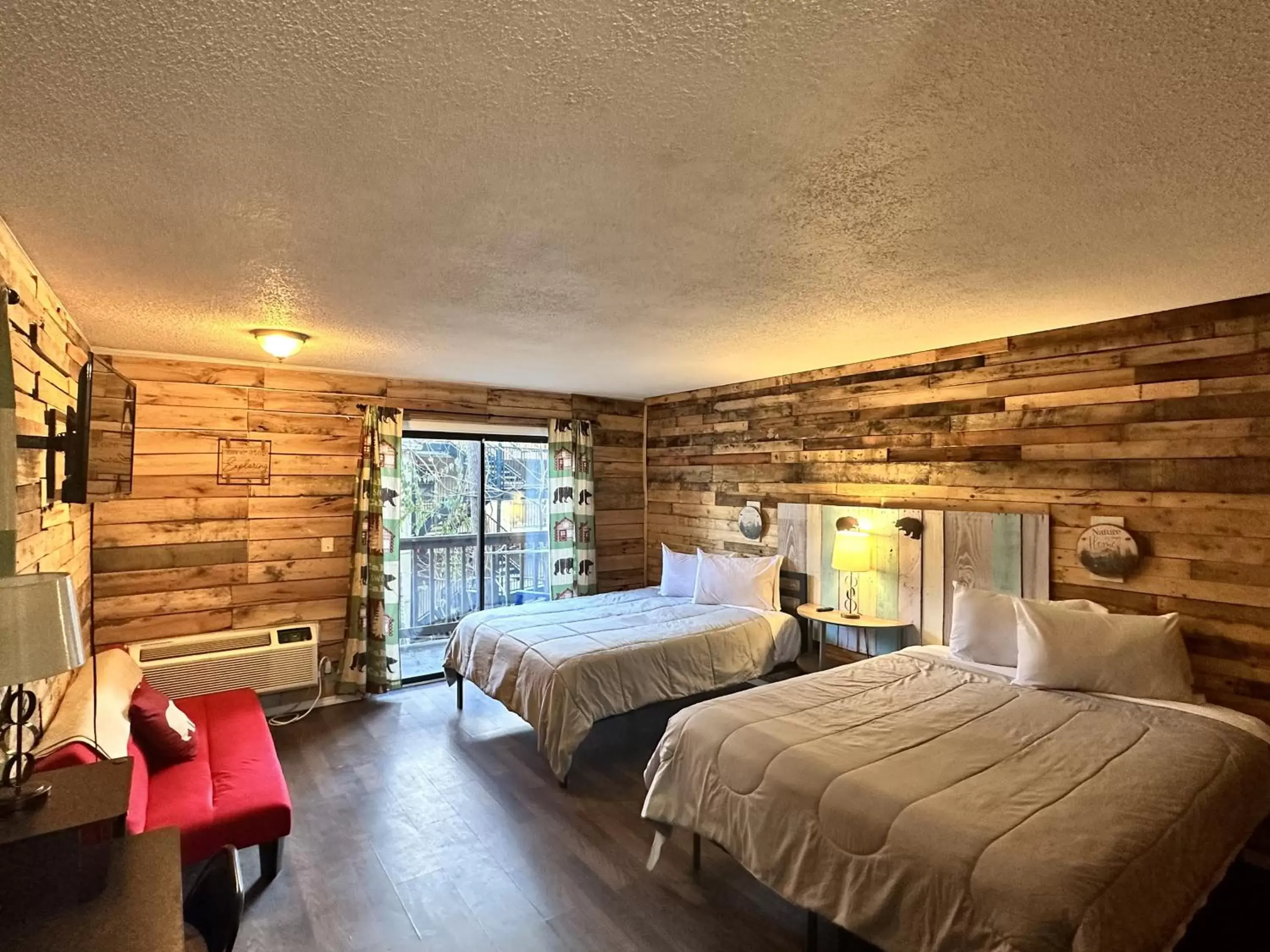Bed in Ski Mountain Lodge