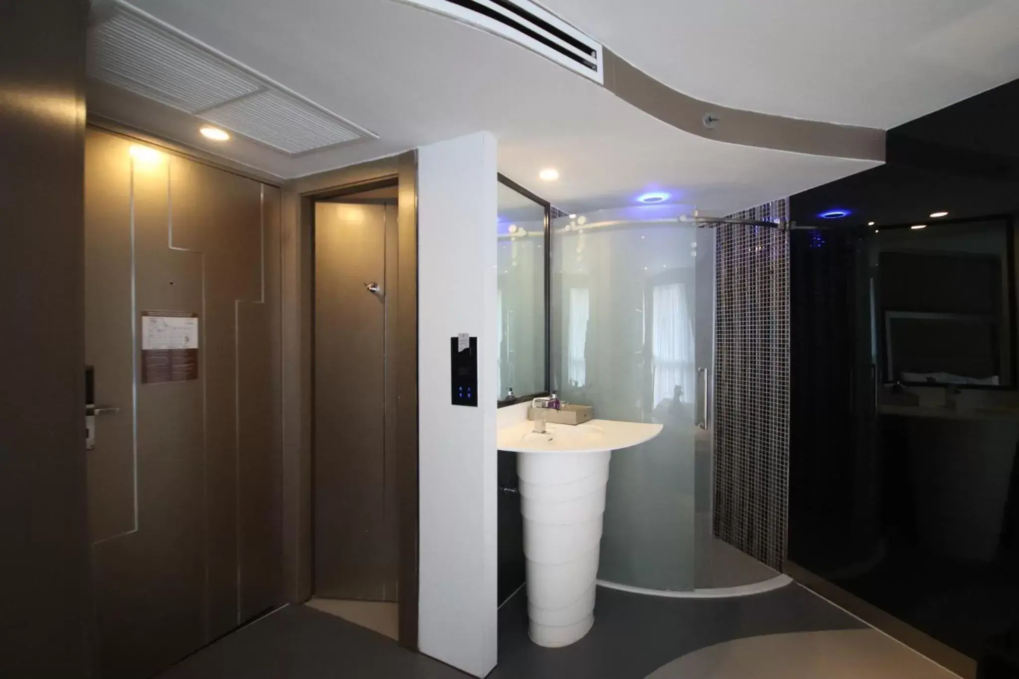 Bathroom in Centara Azure Hotel Pattaya