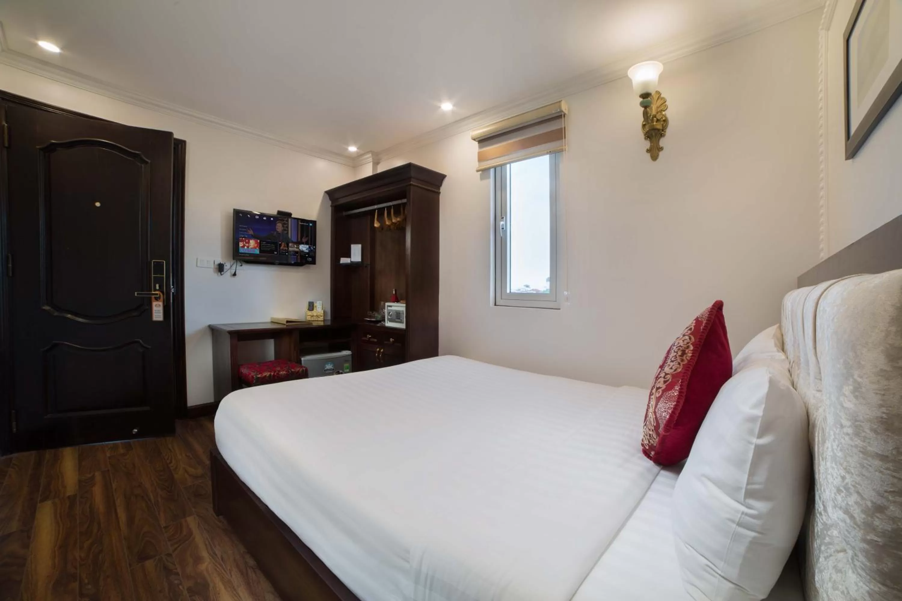 Photo of the whole room, Bed in Golden Sail Hotel & Spa