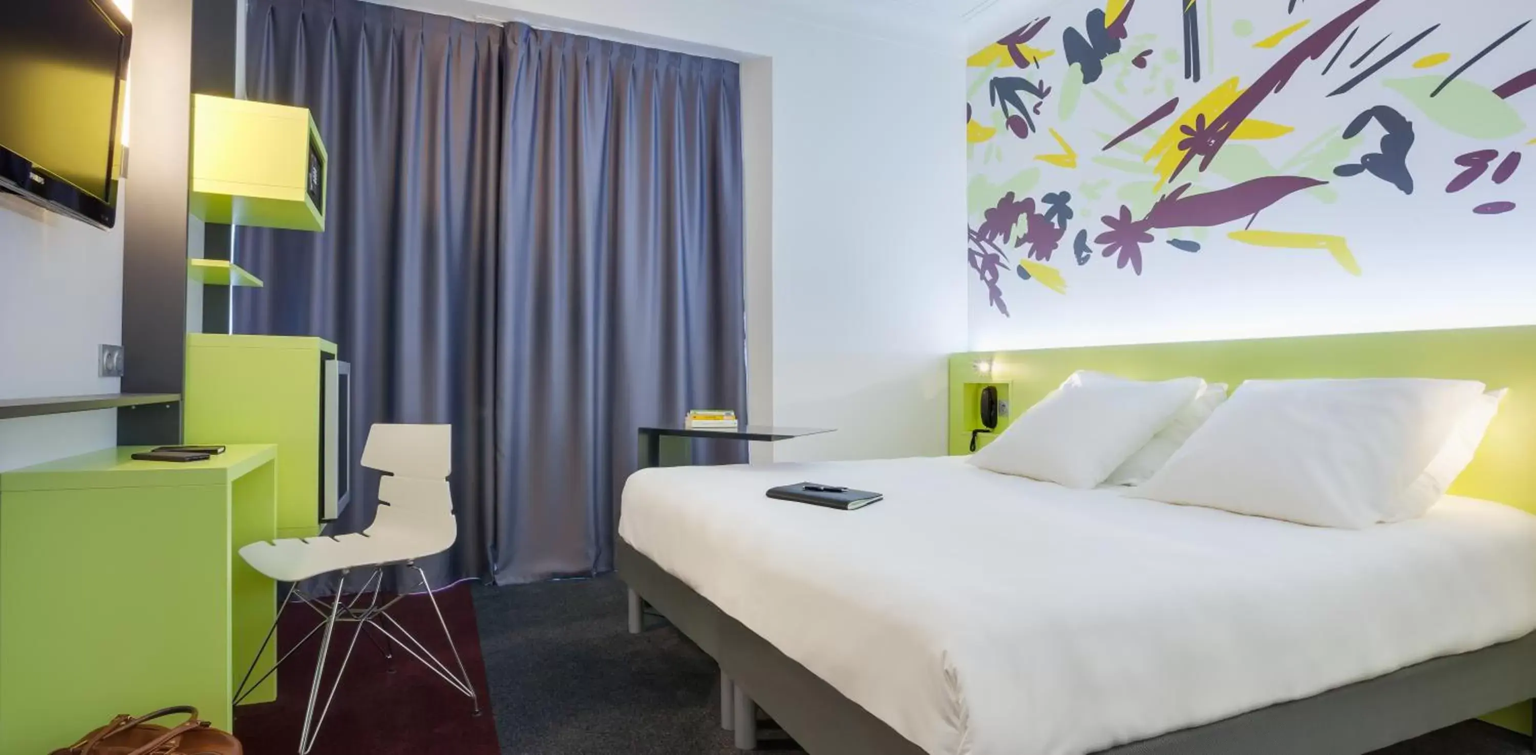 Bedroom, Bed in ibis Styles Nantes Centre Gare