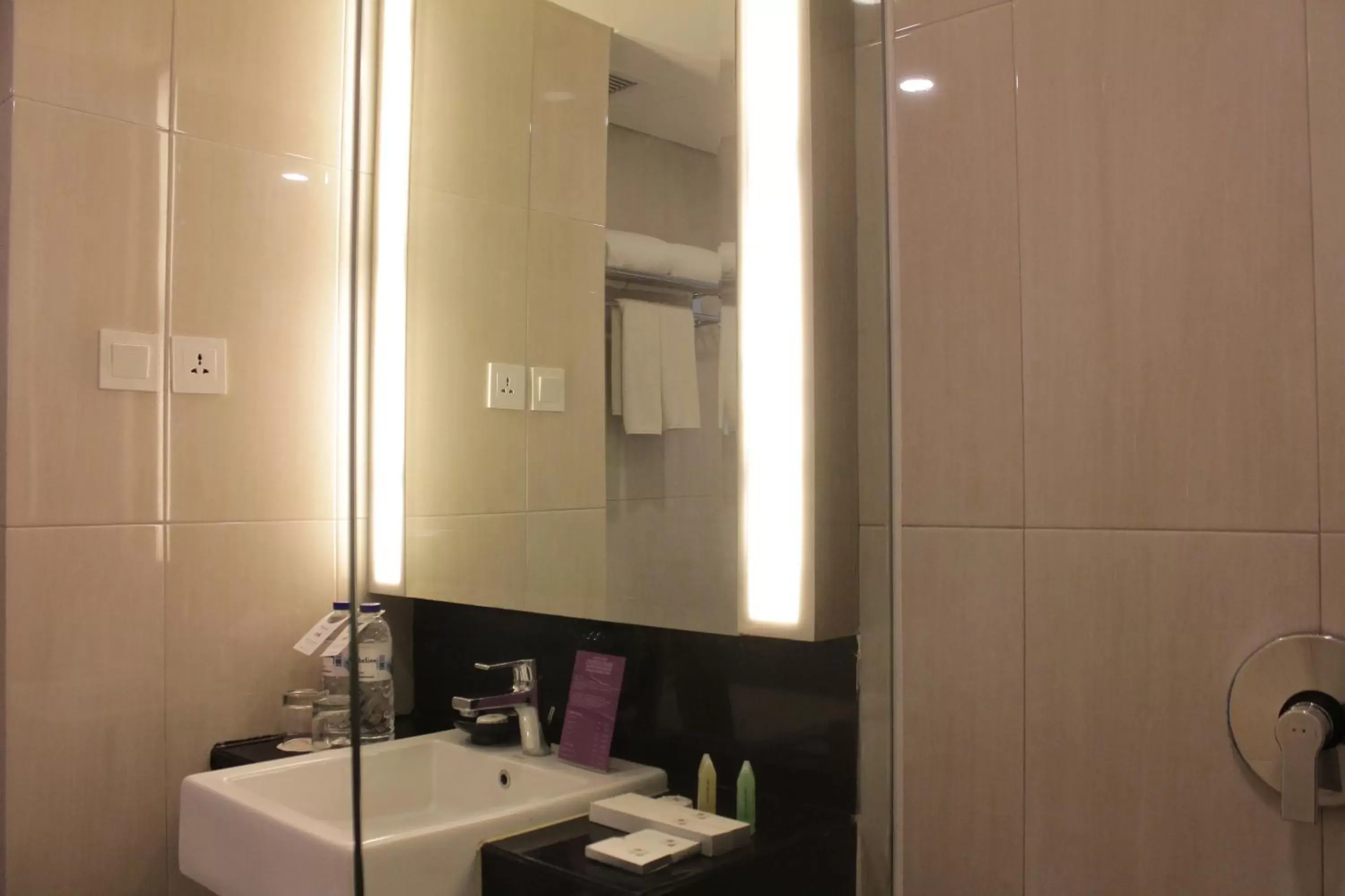 Bathroom in Swiss-Belinn Tunjungan Surabaya