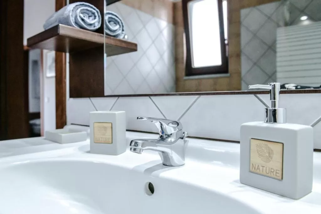 Toilet in V & G Cozy Apartments