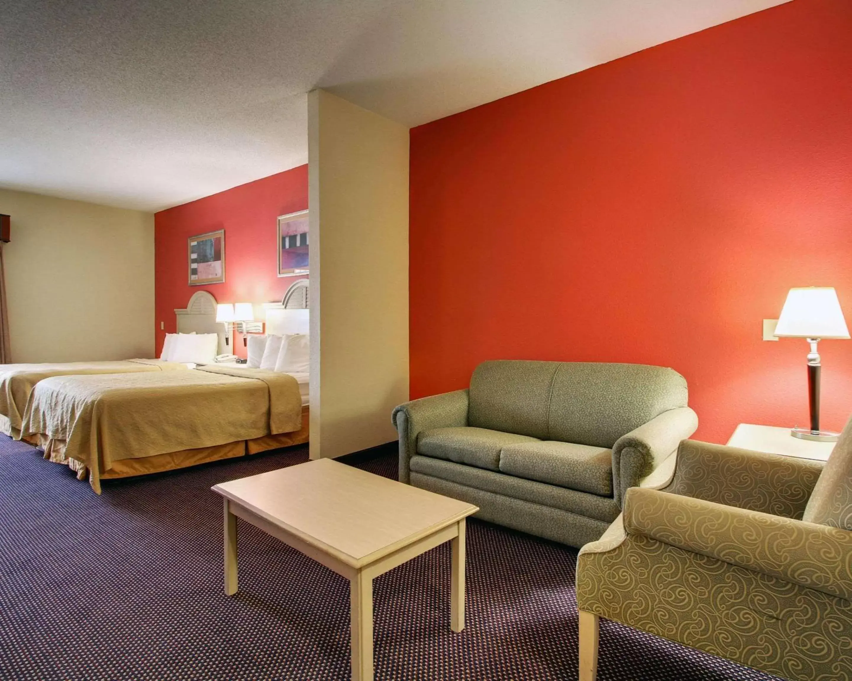 Photo of the whole room in Quality Inn & Suites Hattiesburg
