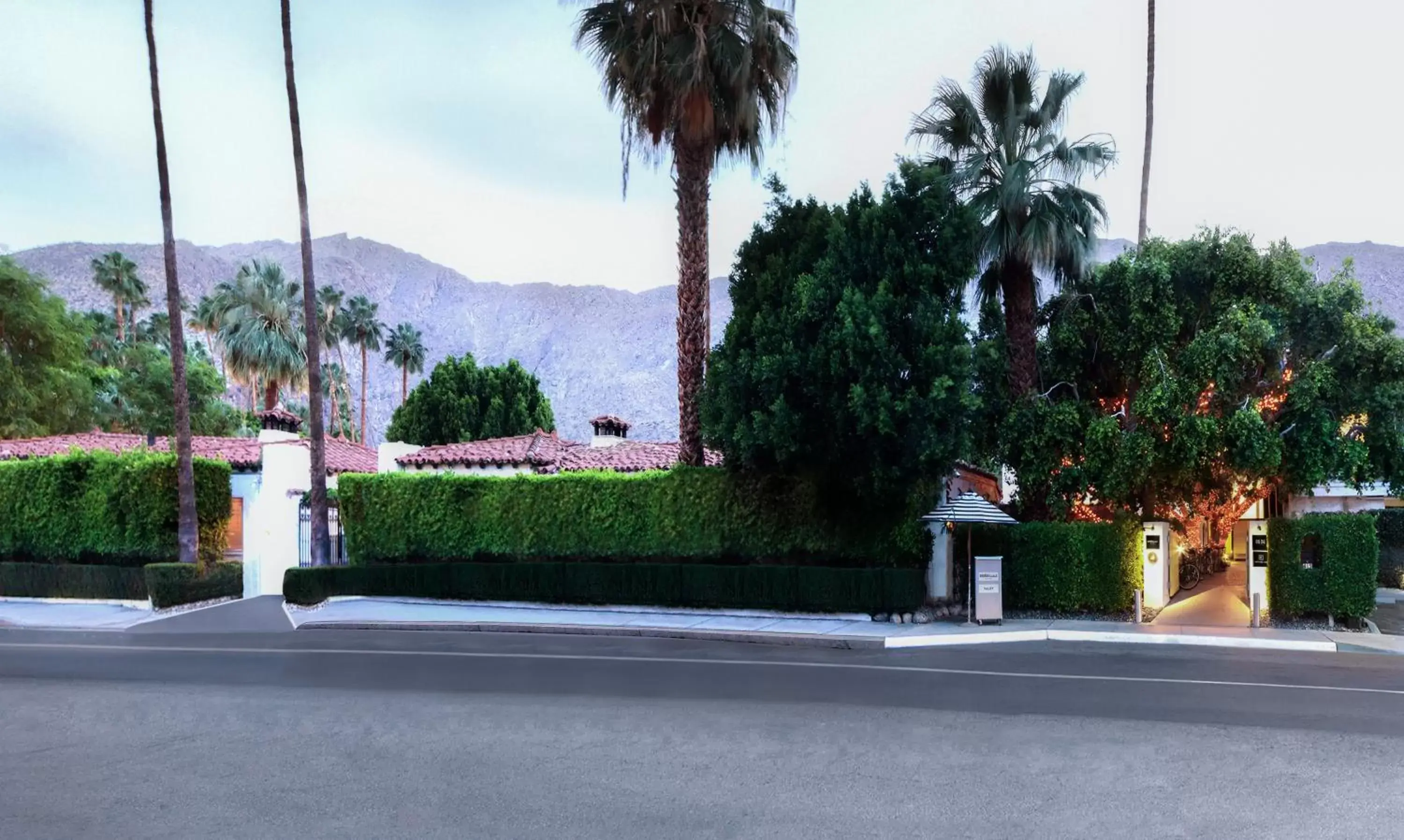 Facade/entrance, Property Building in Avalon Hotel and Bungalows Palm Springs