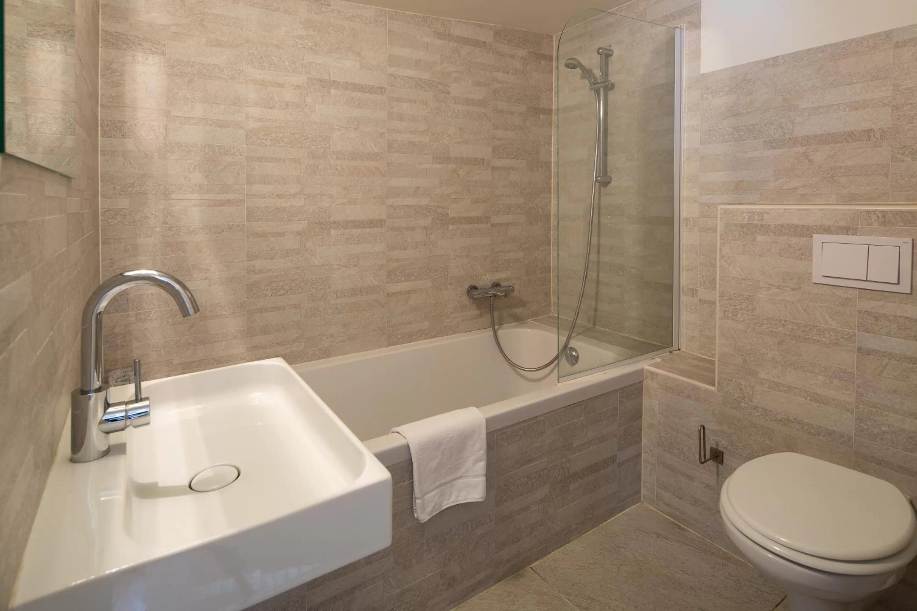 Bathroom in Amsterdam House Hotel