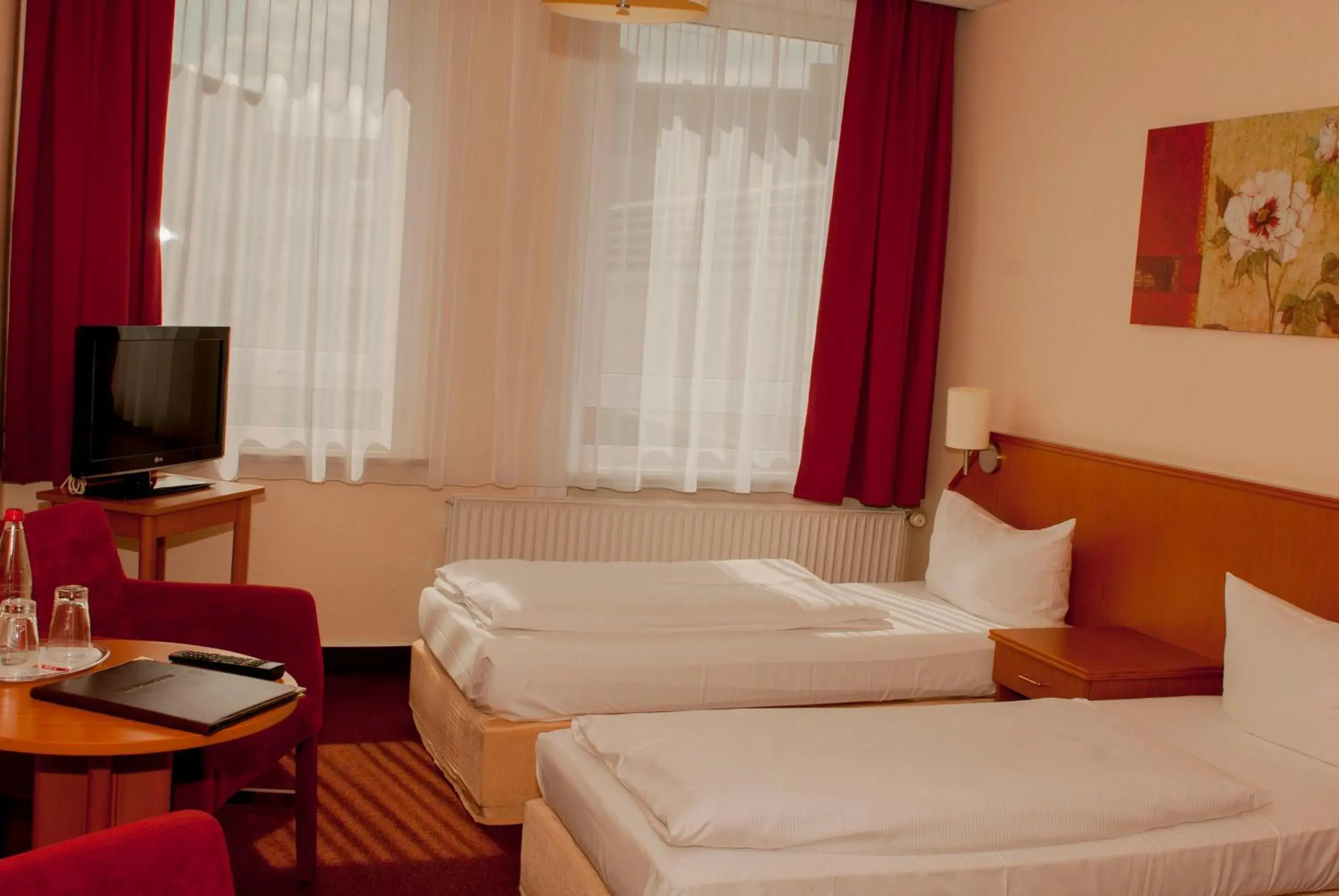 Photo of the whole room, Room Photo in Hotel Residence am Hauptbahnhof