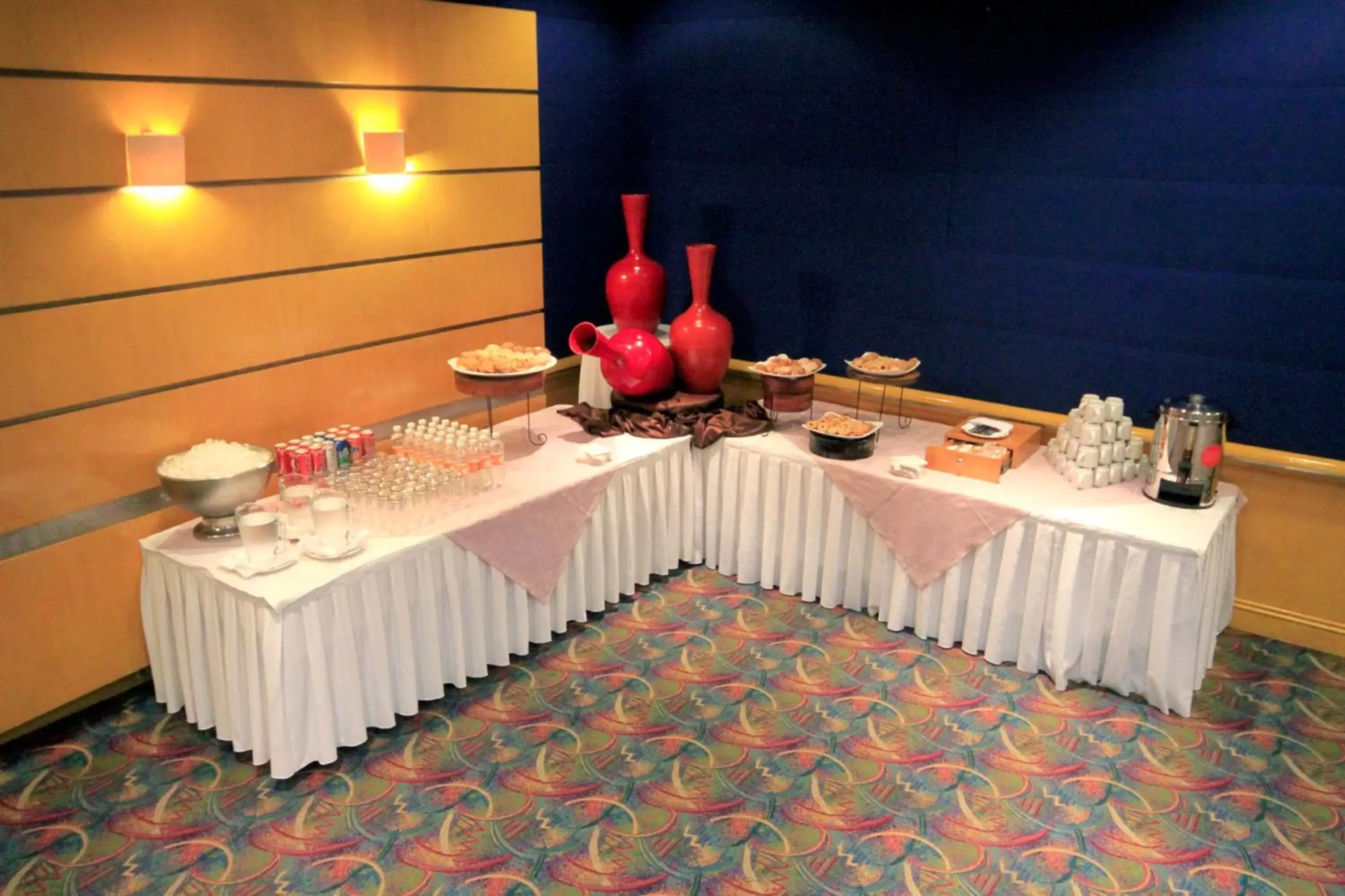 Meeting/conference room, Food in Holiday Inn Monterrey-Parque Fundidora, an IHG Hotel