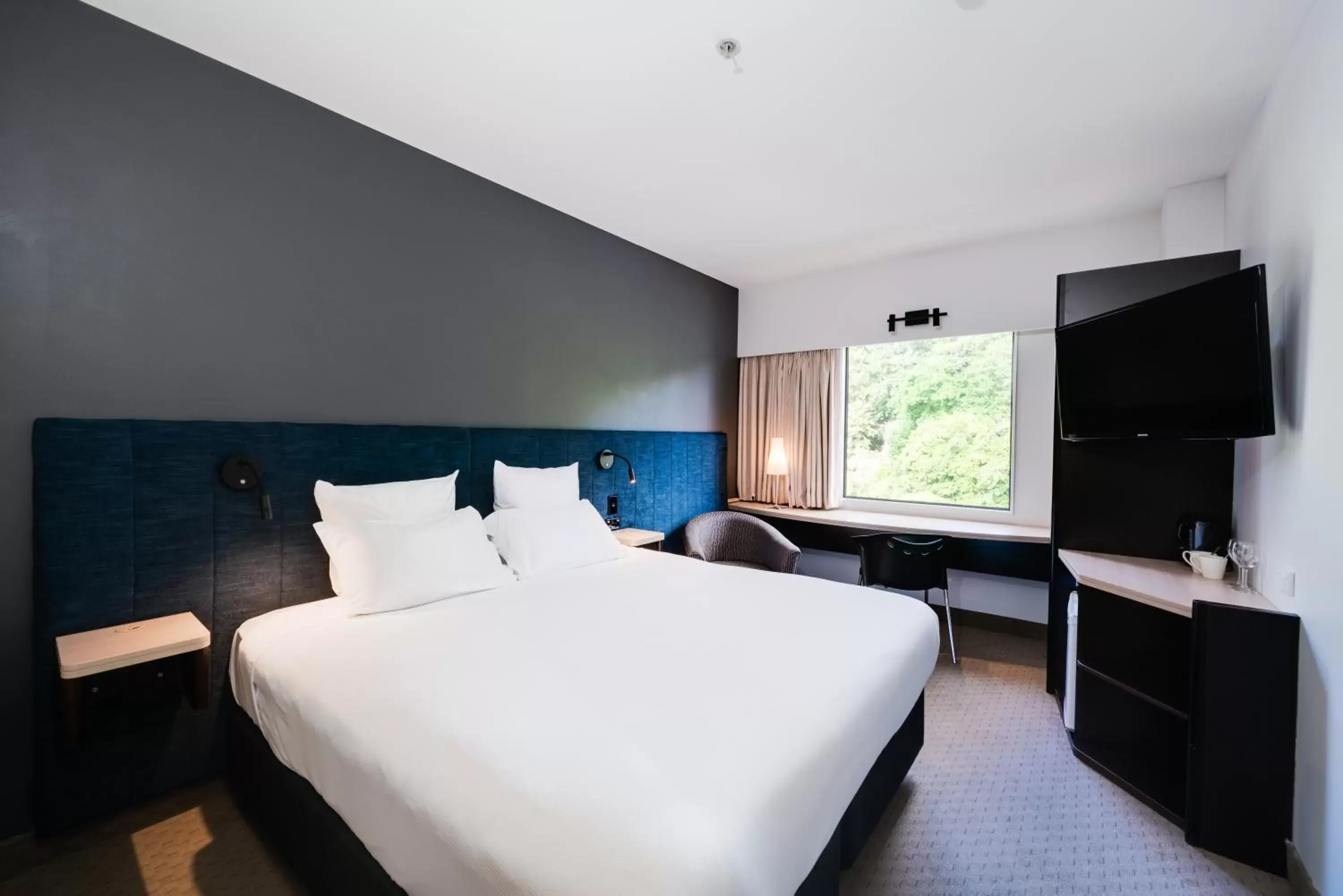 TV and multimedia, Bed in ibis Rotorua TV and multimedia, Bed in ibis Rotorua