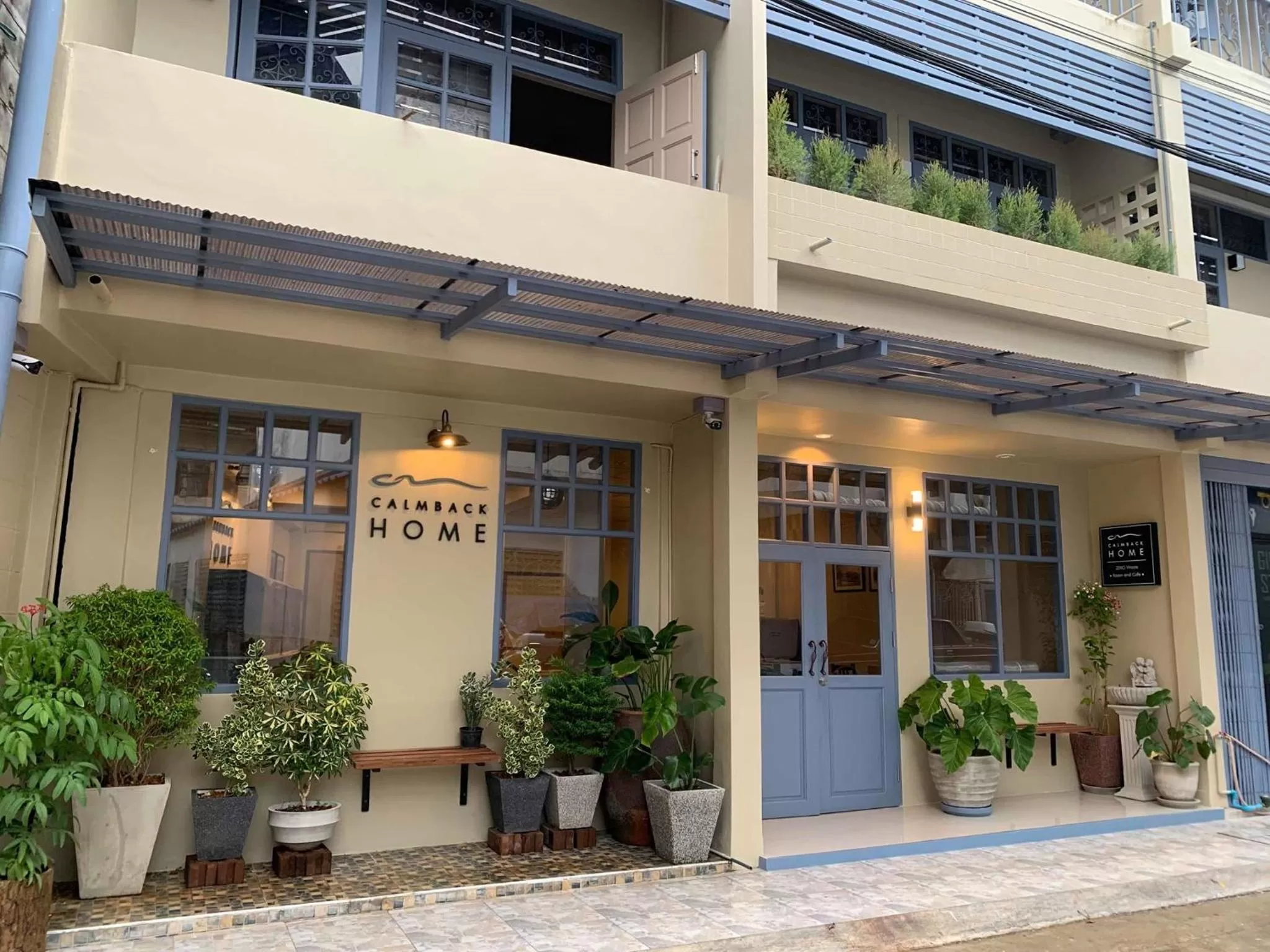 Property building in Achcha hotel - itsaraphap MRT station - Wat Arun