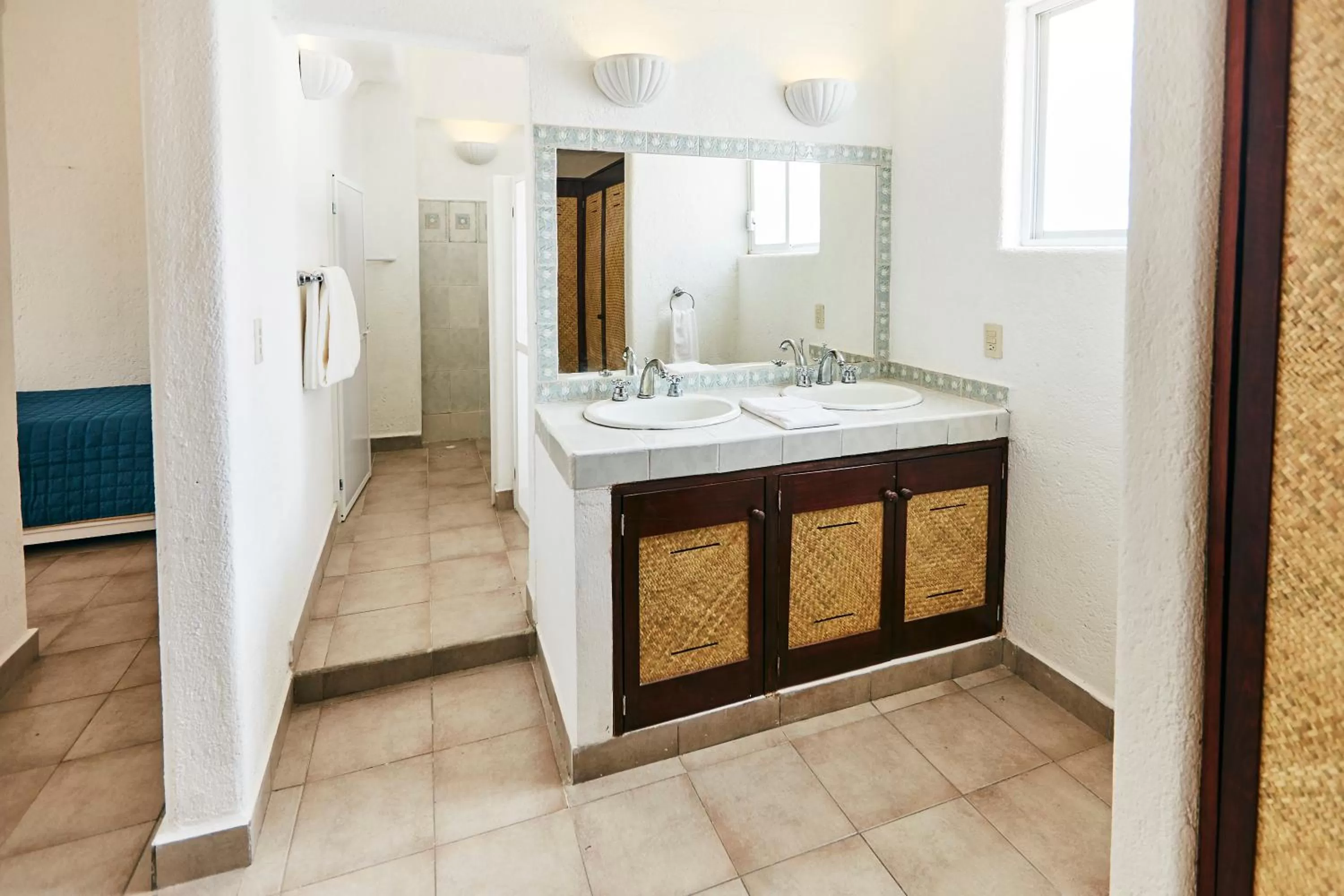 Bathroom in Hotel Suites Ixtapa Plaza