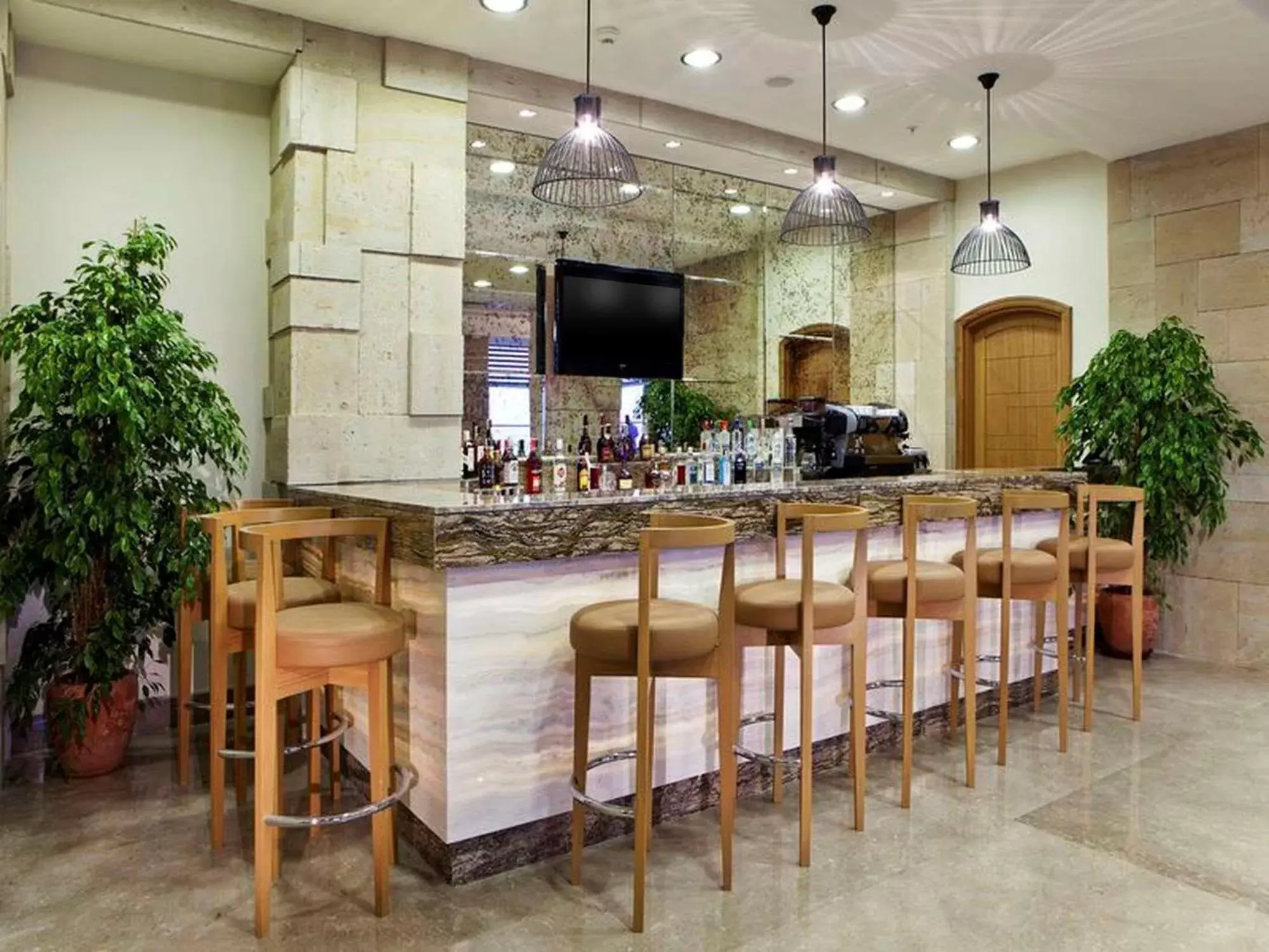 Lounge or bar in DoubleTree By Hilton Avanos Cappadocia Lounge or bar in DoubleTree By Hilton Avanos Cappadocia