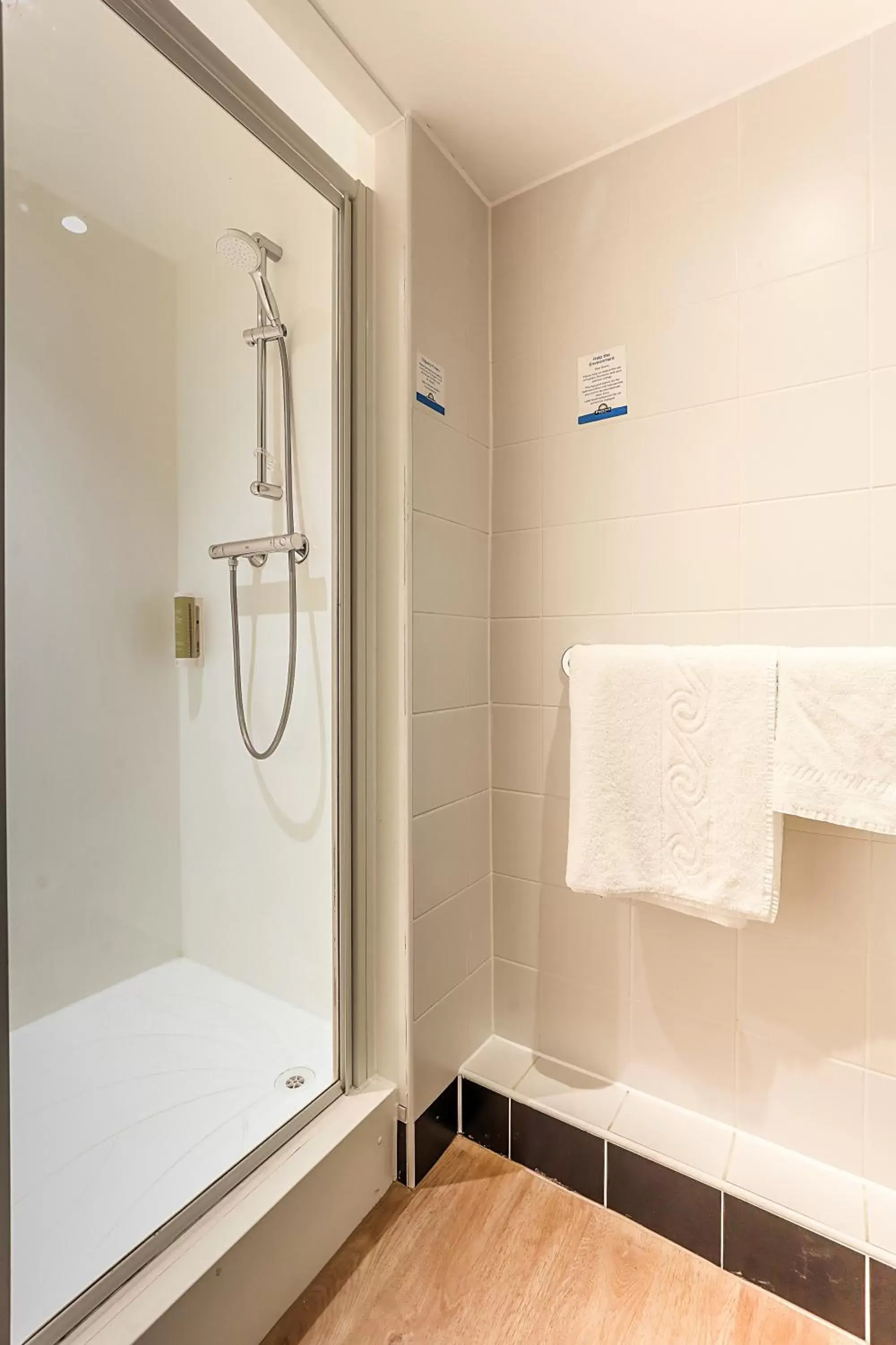 Shower, Bathroom in Days Inn Peterborough