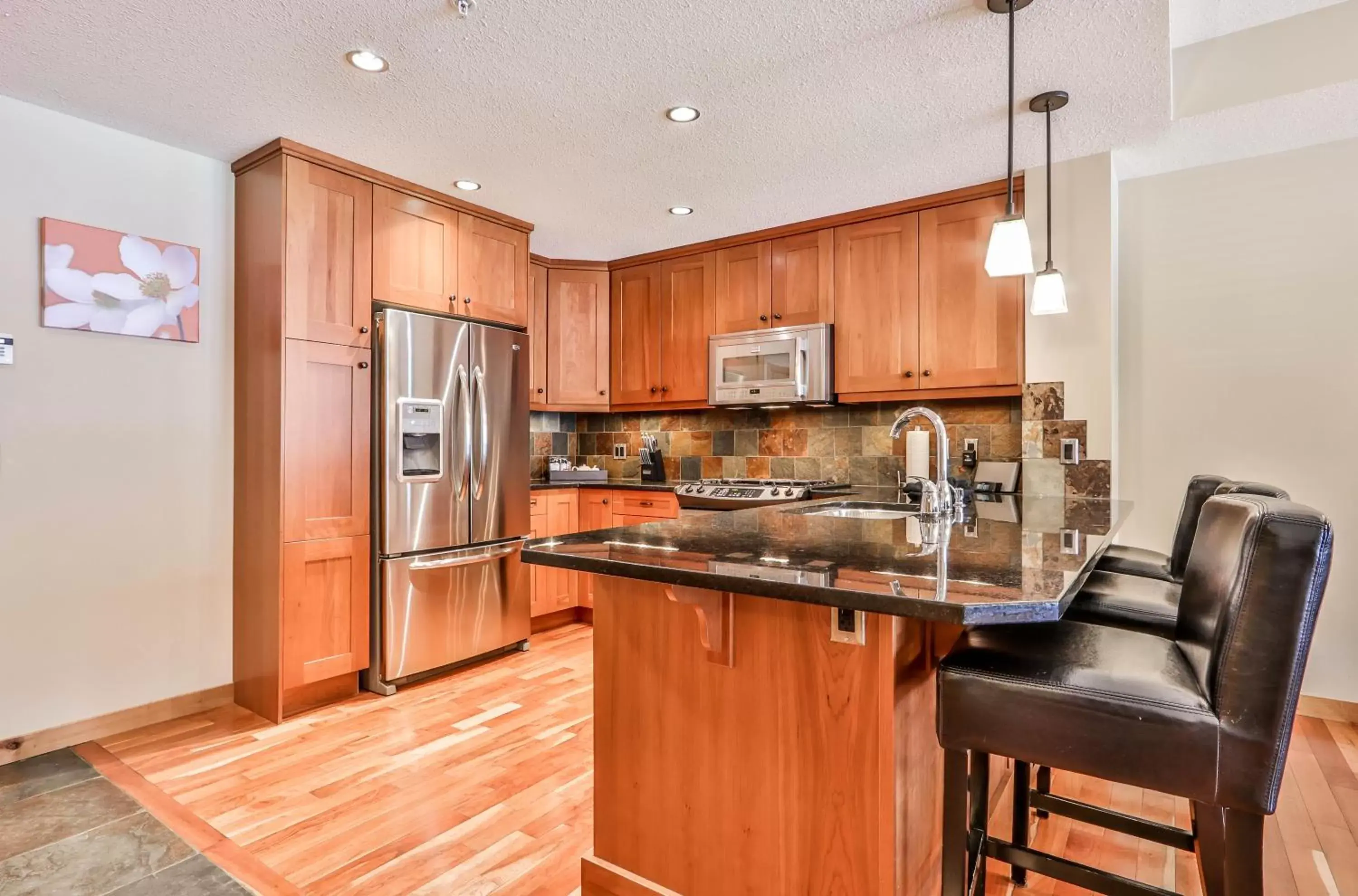 kitchen, Kitchen/Kitchenette in Tamarack Lodge by Spring Creek Vacations