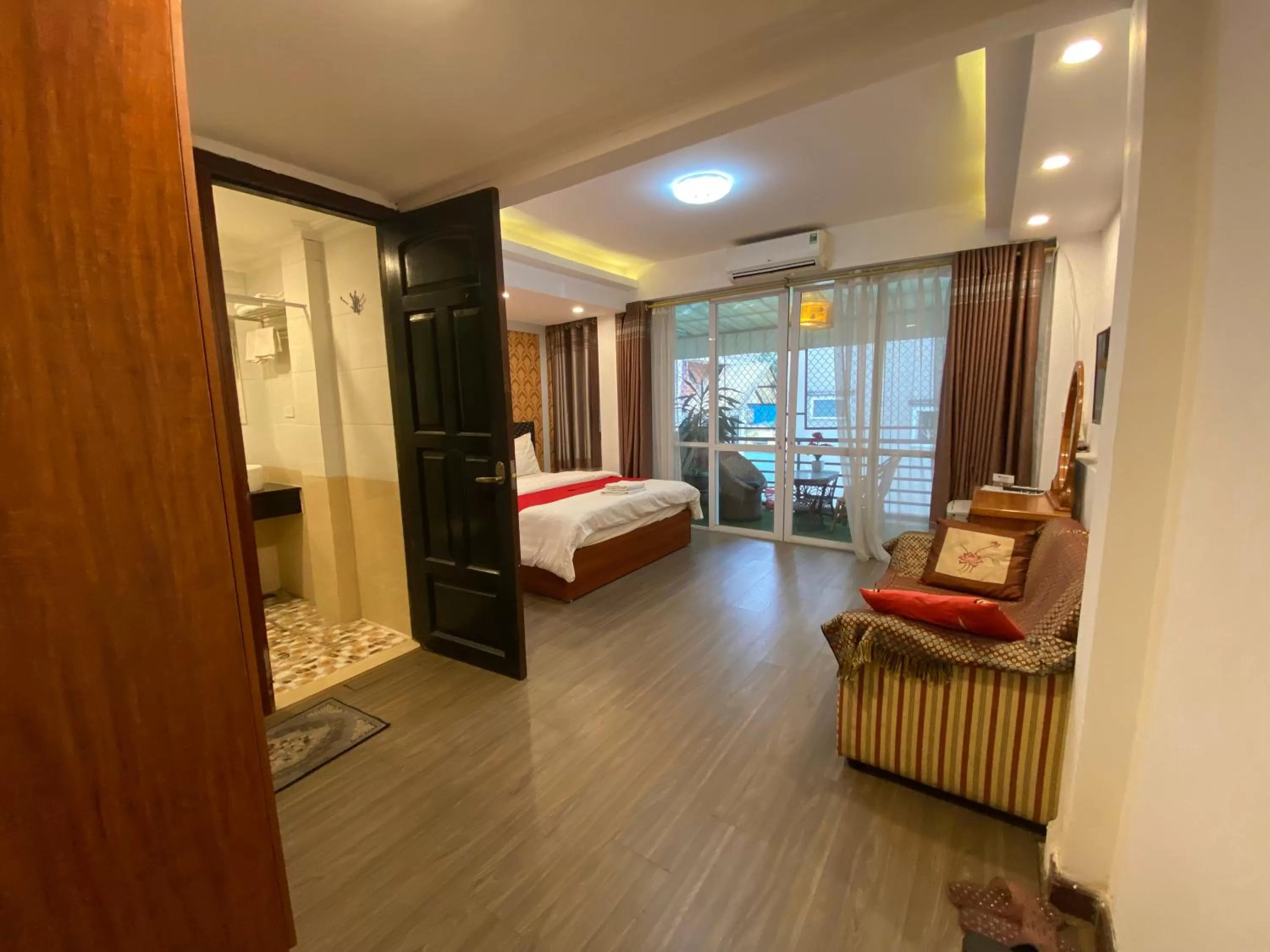 Photo of the whole room, Bed in Sophie hotel