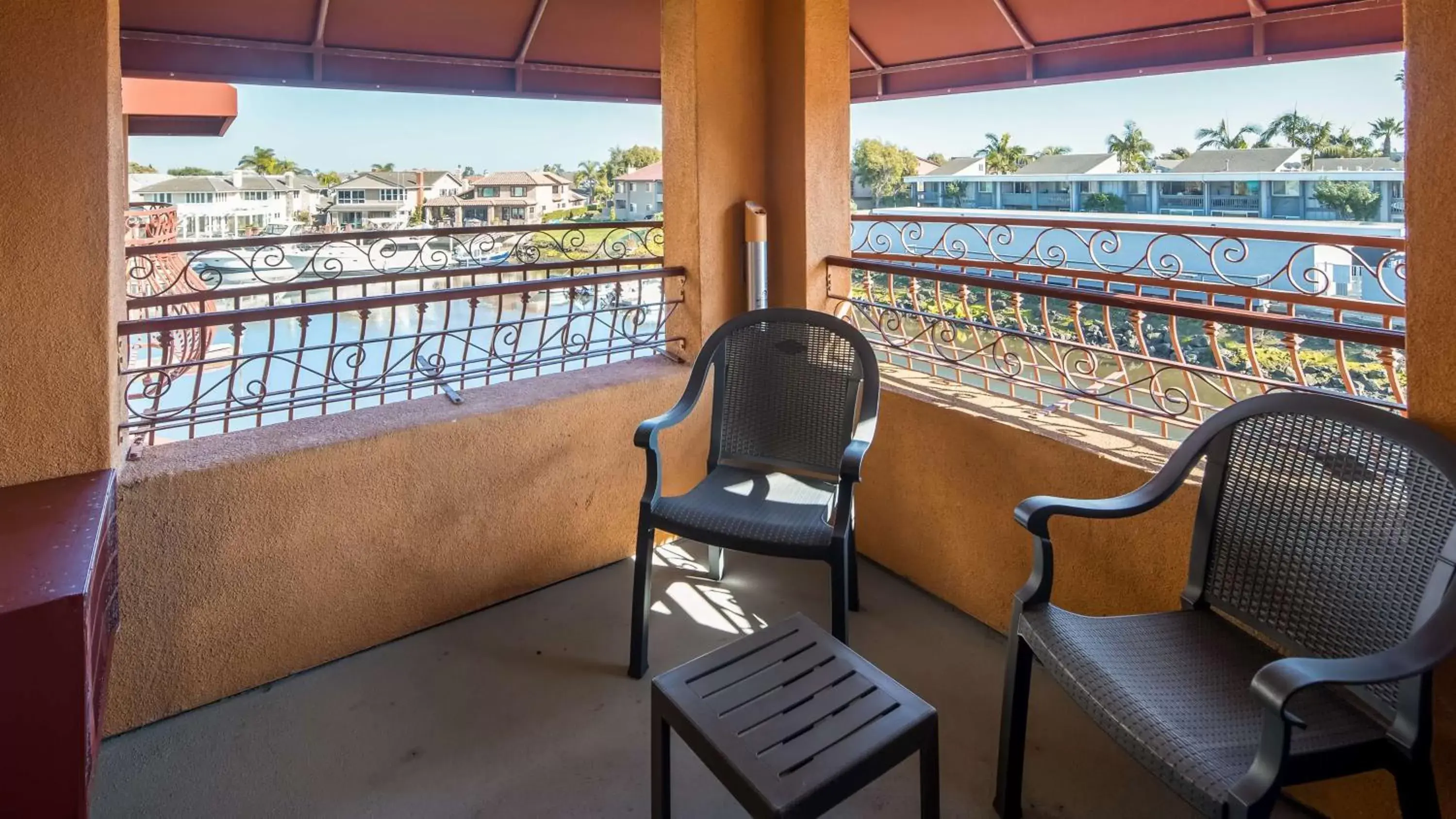 Photo of the whole room, Balcony/Terrace in Best Western - Harbour Inn & Suites