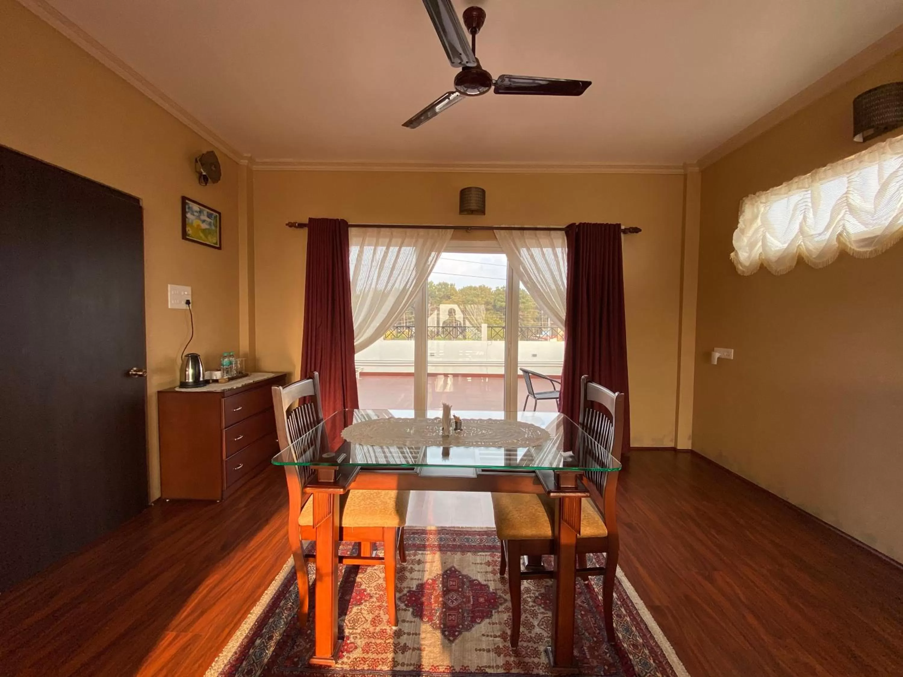 Dining Area in Windermere Inn