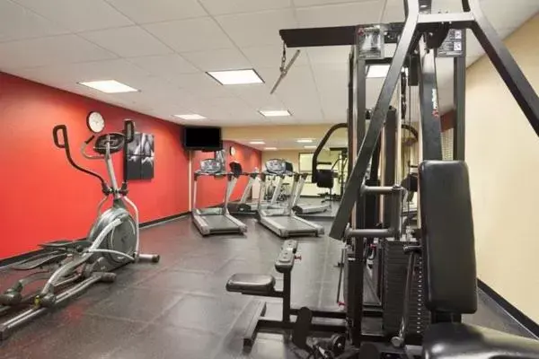 Fitness Center/Facilities in Country Inn & Suites by Radisson, Conway, AR