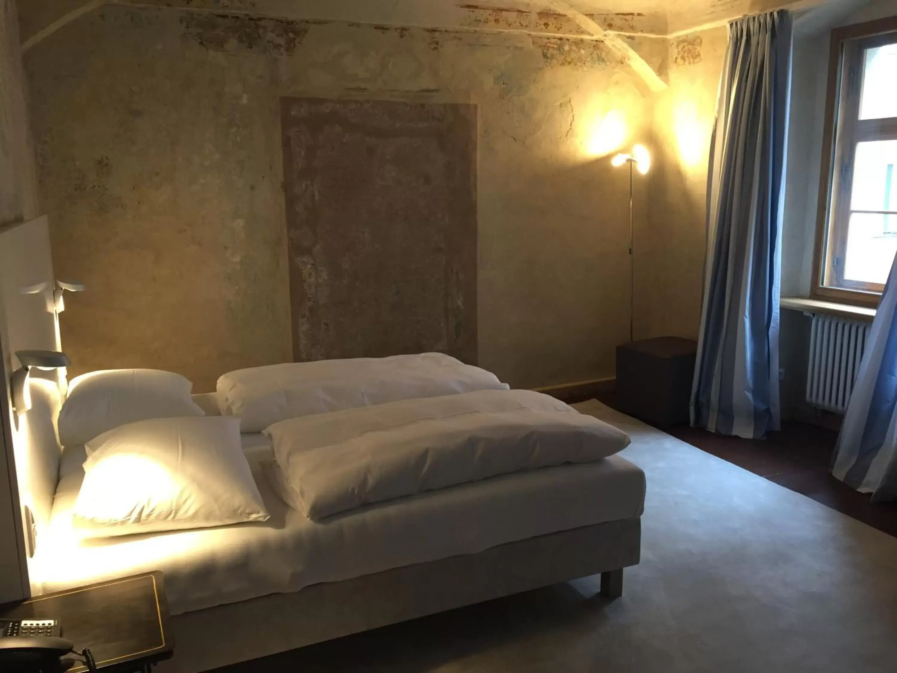 Photo of the whole room, Bed in Hotel David an der Donau