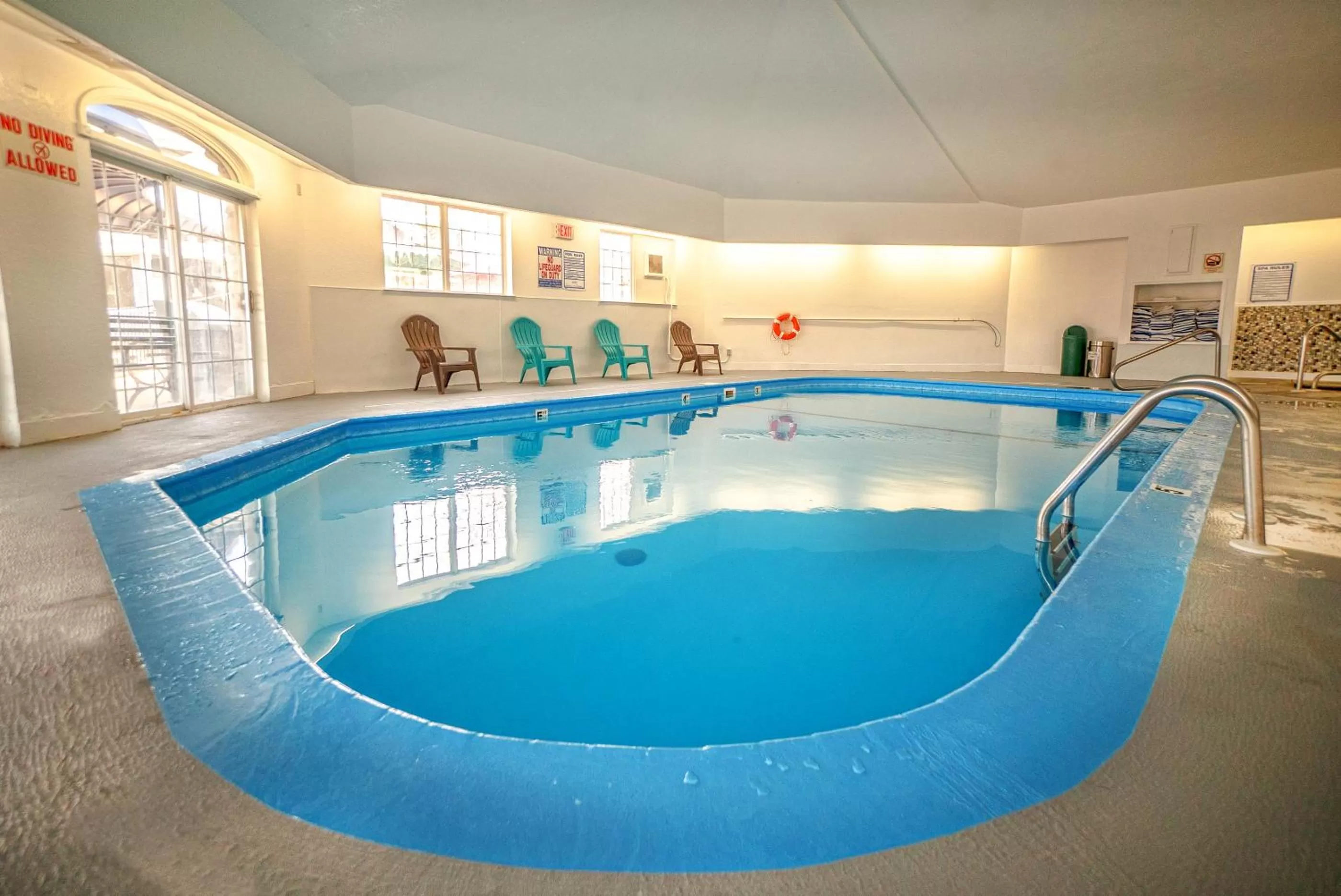 Swimming pool in The Stone Castle Hotel & Conference Center