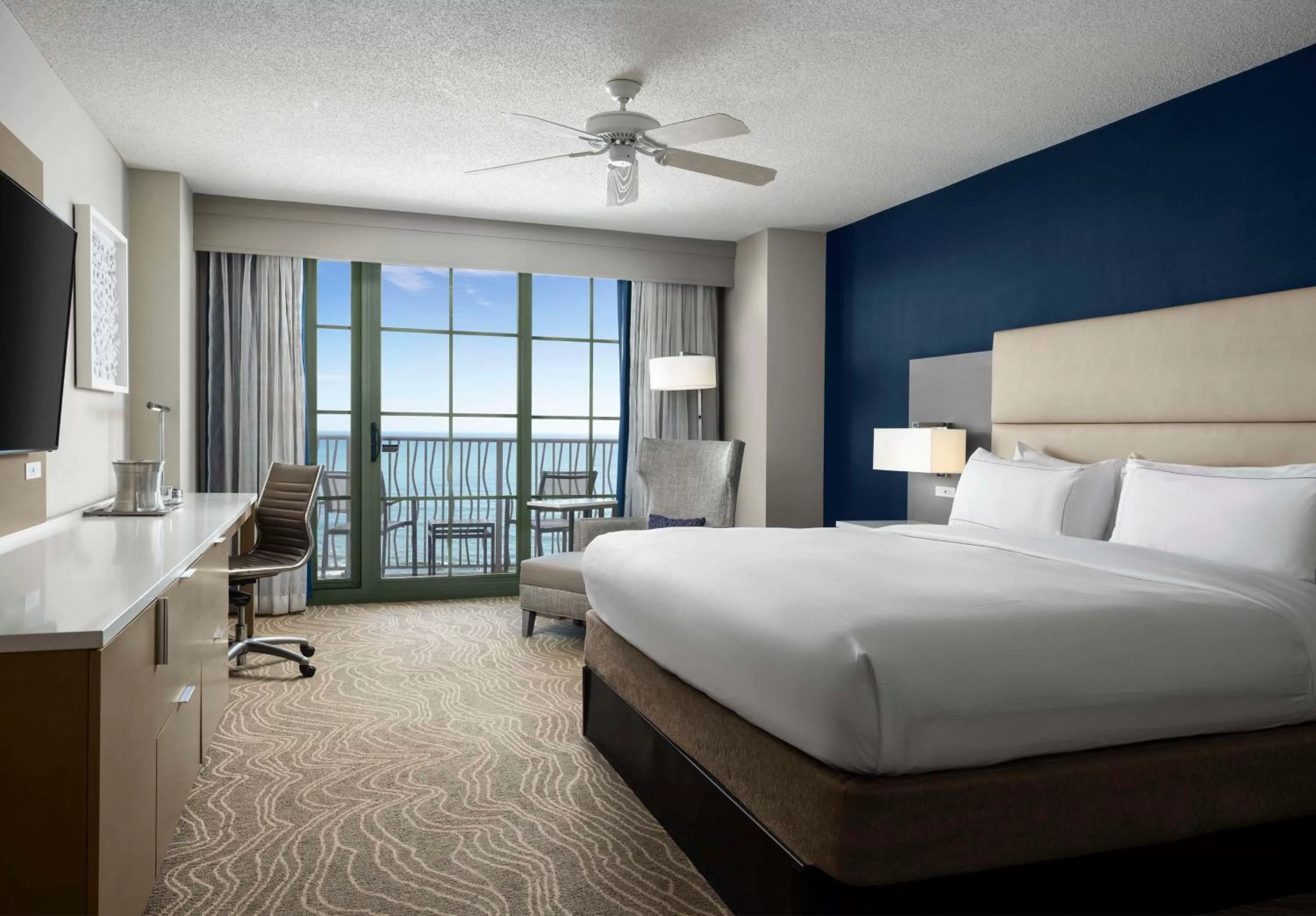 Bed in Hilton Virginia Beach Oceanfront