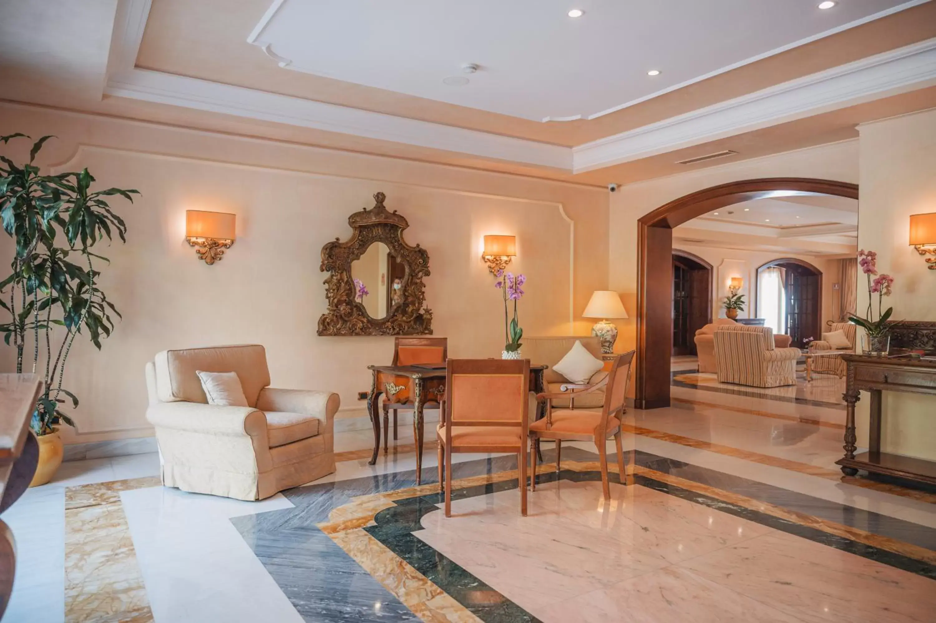 Lounge or bar, Lobby/Reception in Grand Hotel San Pietro Relais & Chateaux