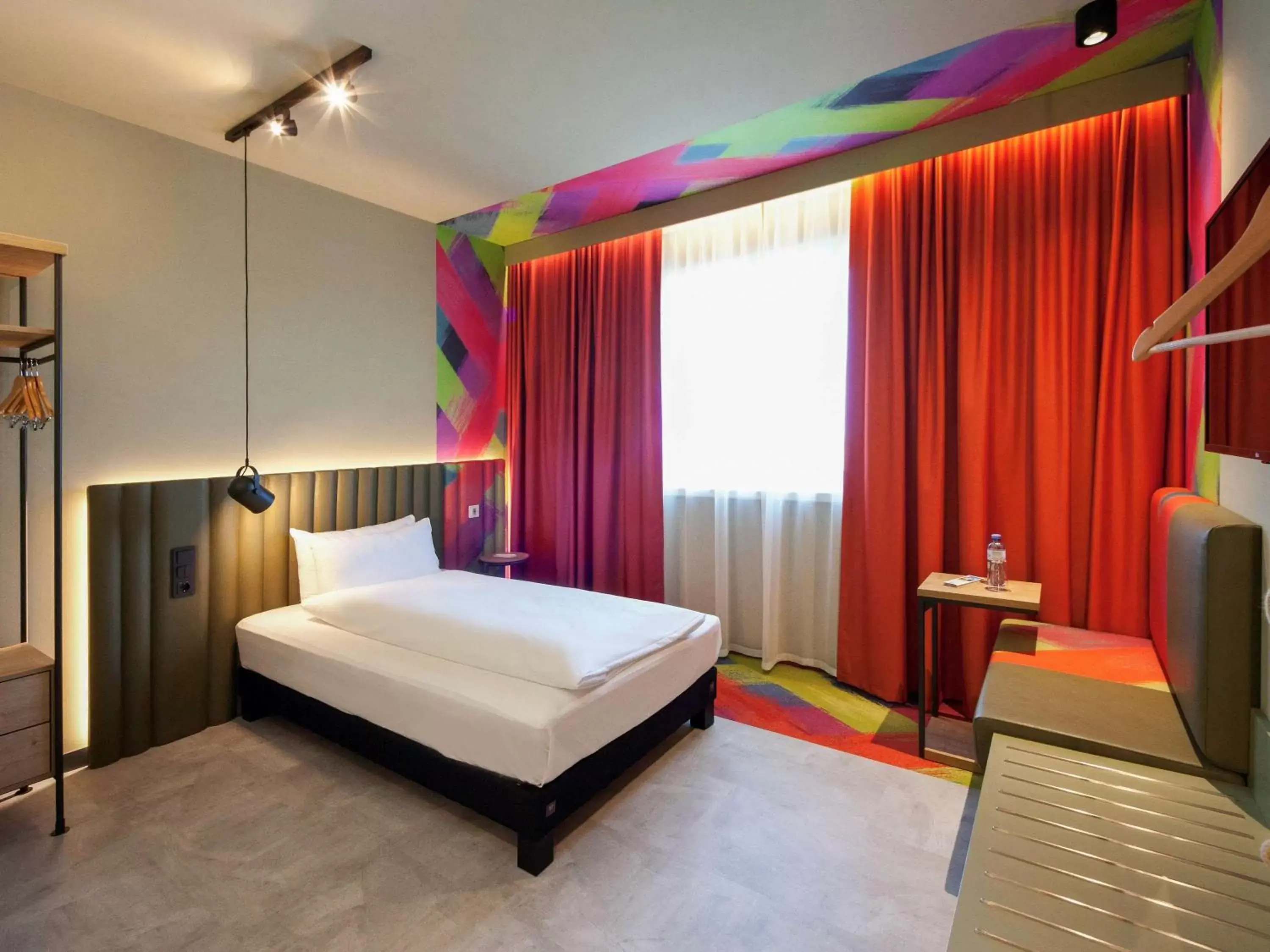 Photo of the whole room, Bed in ibis Styles Parndorf Neusiedler See