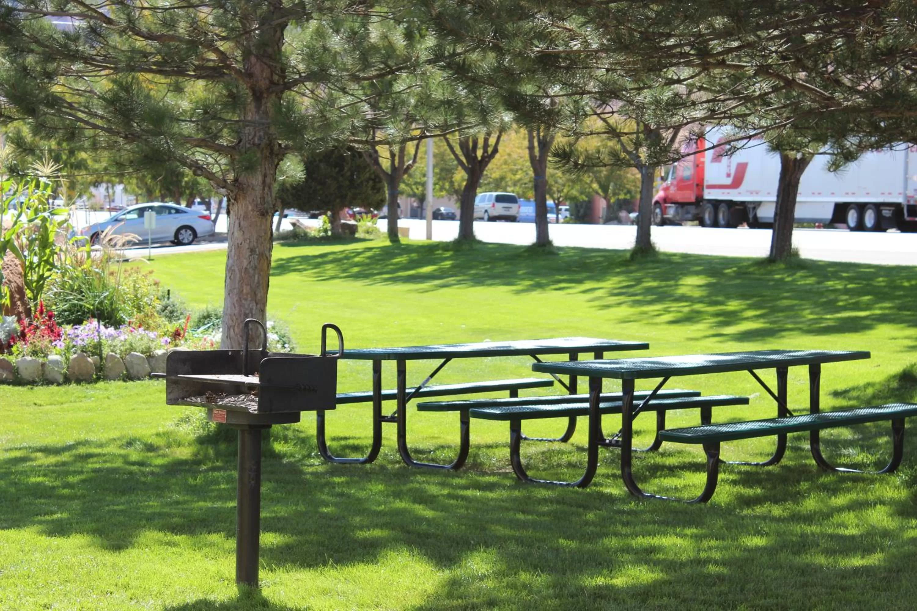 BBQ facilities in Moab Valley Inn