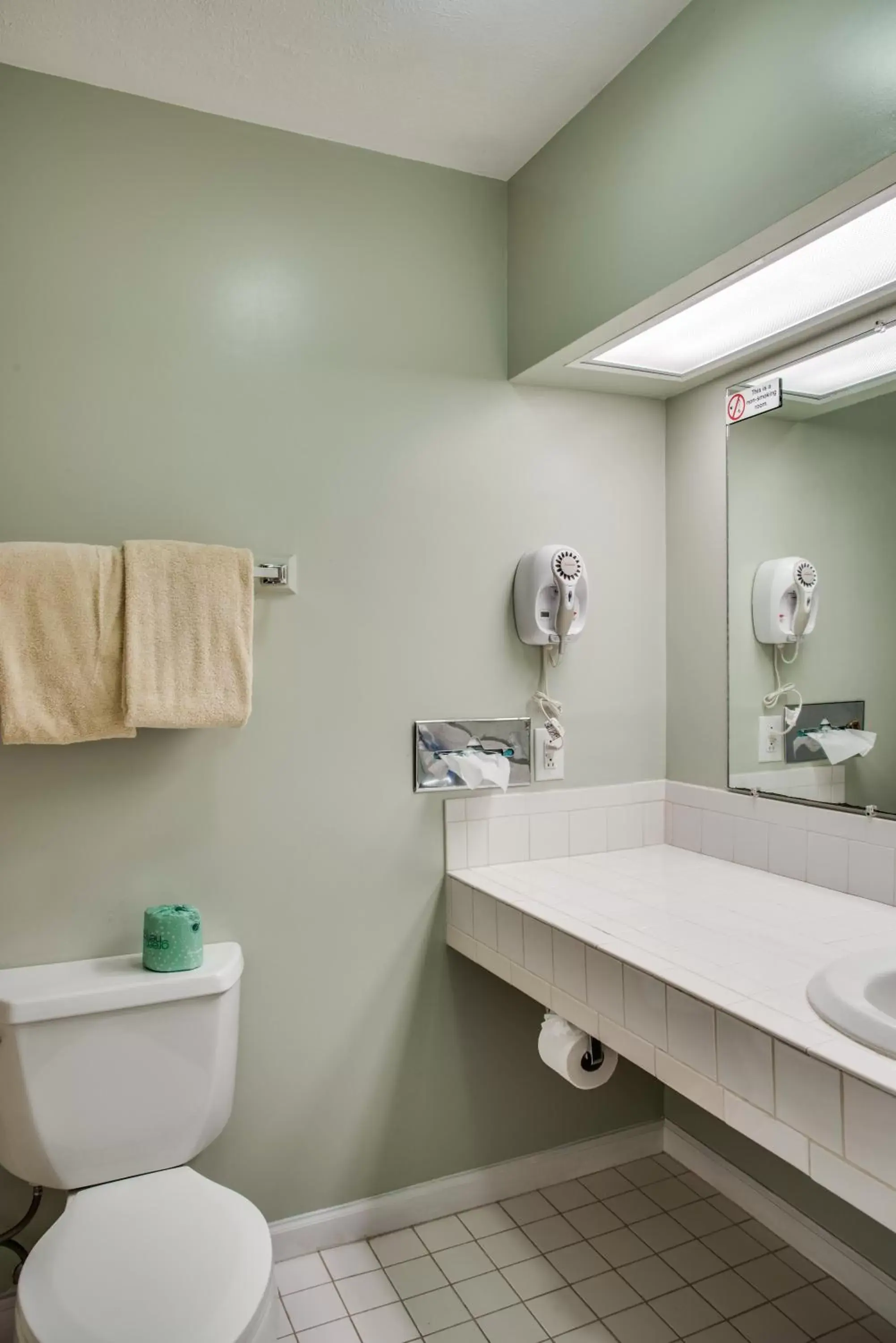 Bathroom in Boxwood Lodge Blowing Rock near Boone-University