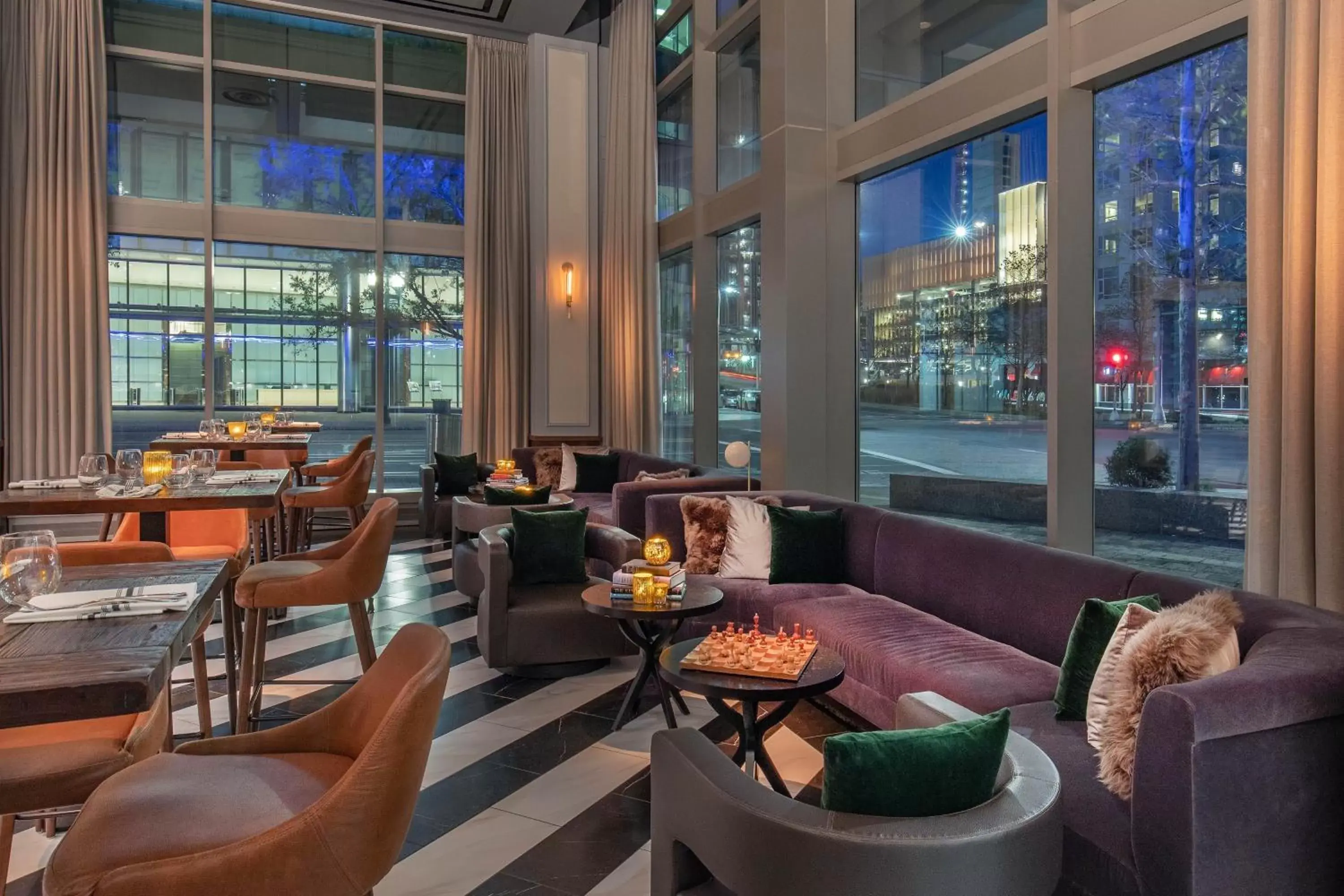 Lounge or bar, Restaurant/Places to Eat in Renaissance Boston Waterfront Hotel