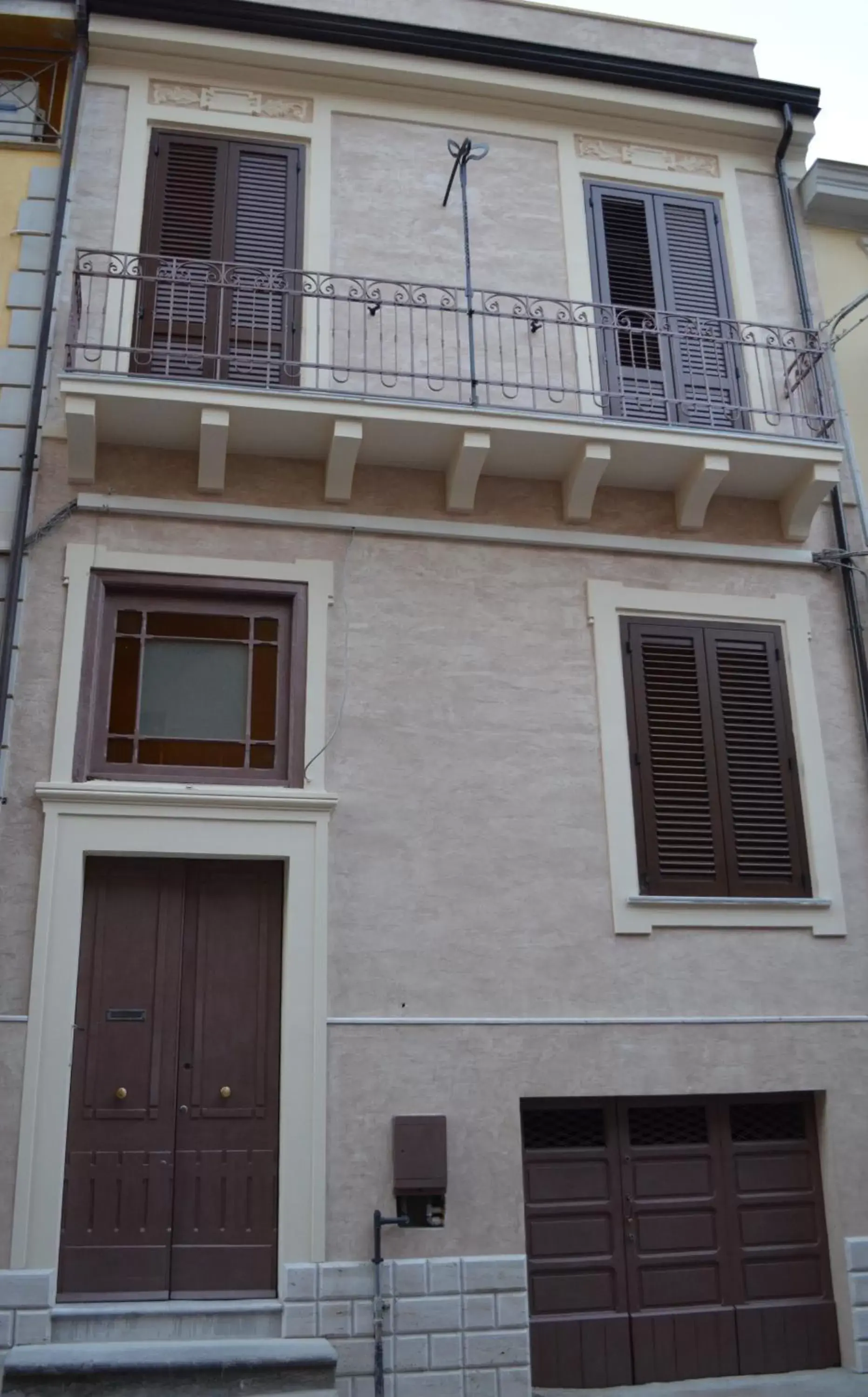 Facade/entrance, Property Building in B&B Domus Palmi