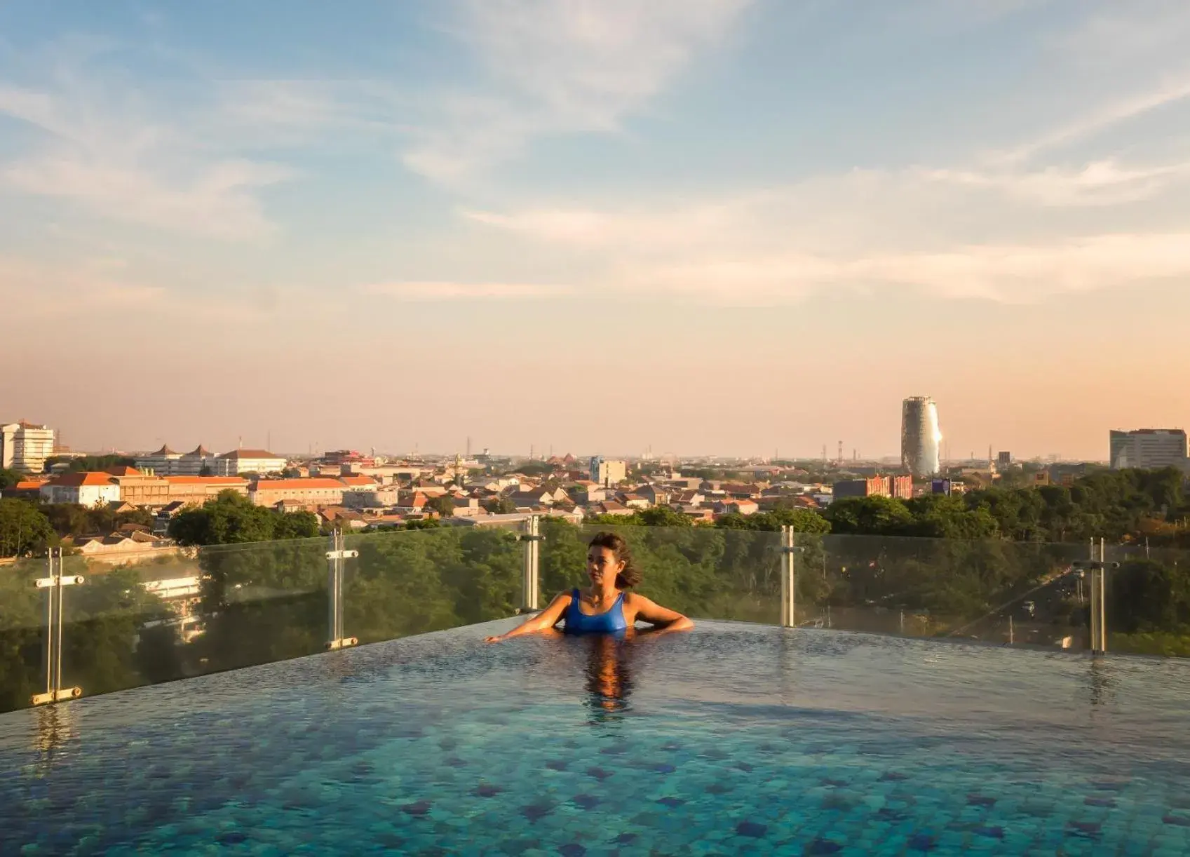 Swimming pool in Best Western Papilio Hotel