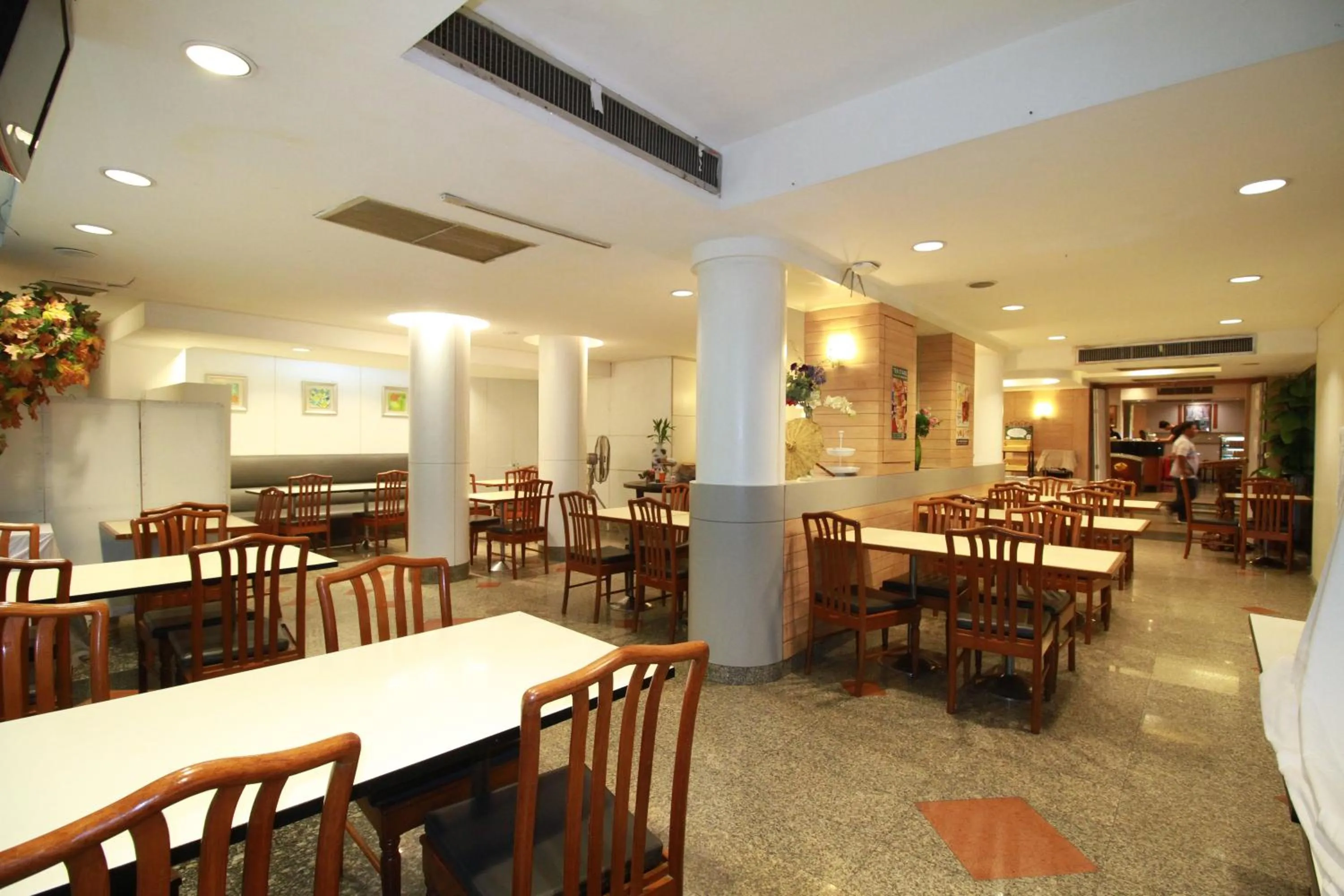 Restaurant/places to eat in Ten Stars Hotel