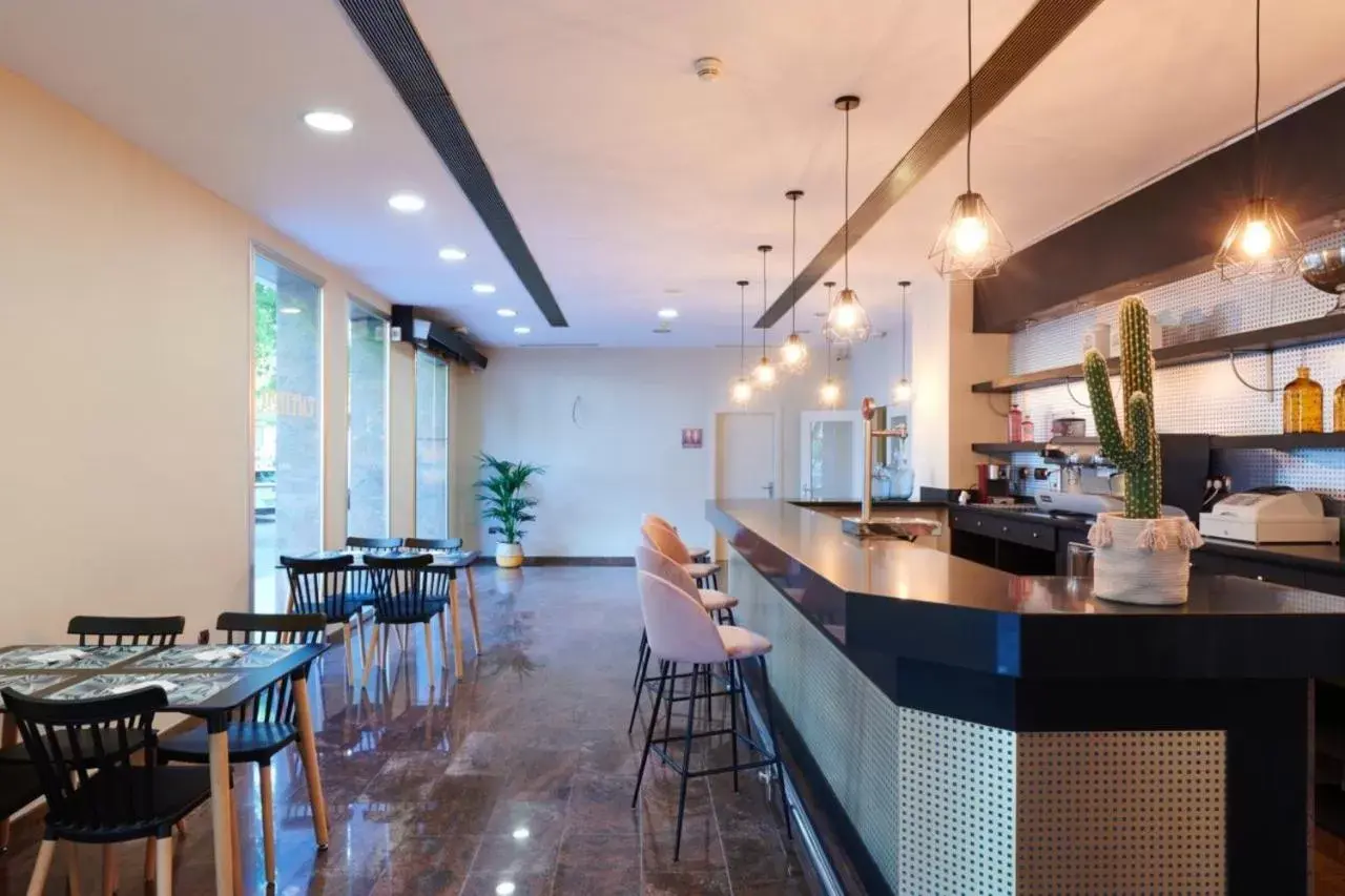 Lounge or bar in Ramblas Vendrell Lounge or bar in Ramblas Vendrell