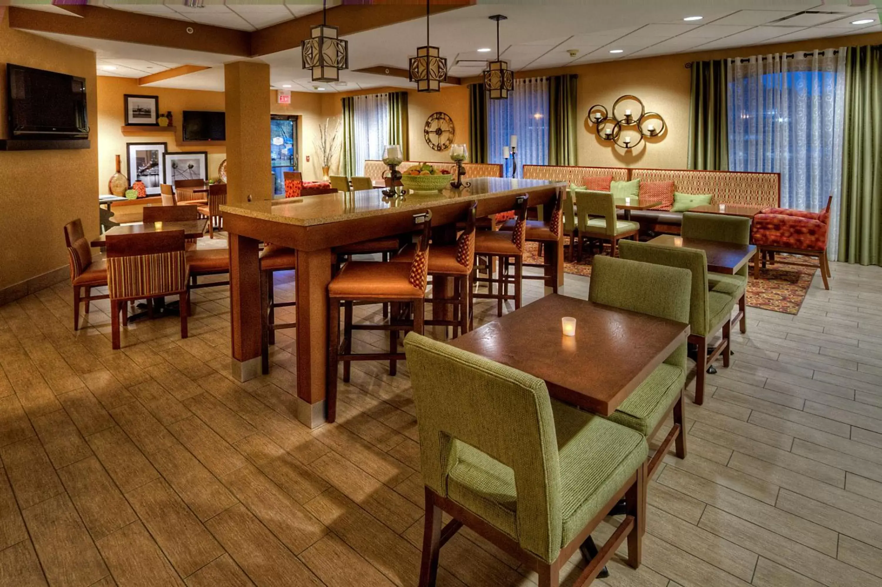 Lobby or reception, Restaurant/Places to Eat in Hampton Inn Pittsburgh/West Mifflin