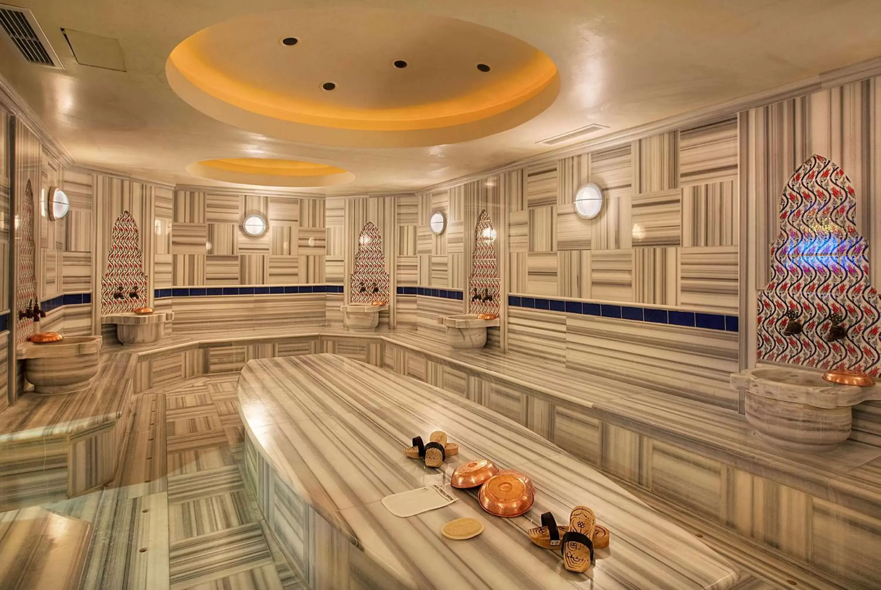 Spa and wellness centre/facilities in Doubletree by Hilton Van