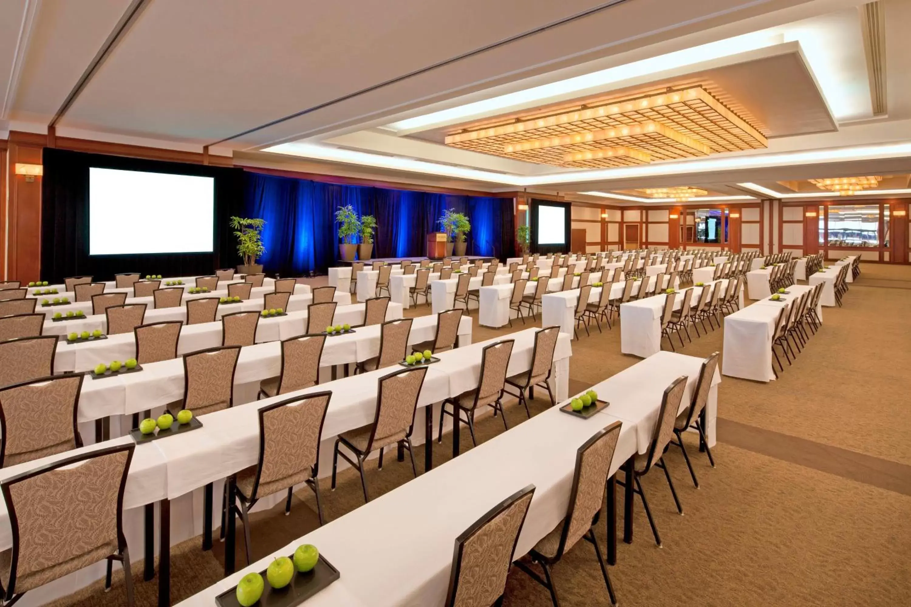 Meeting/conference room in The Westin Long Beach