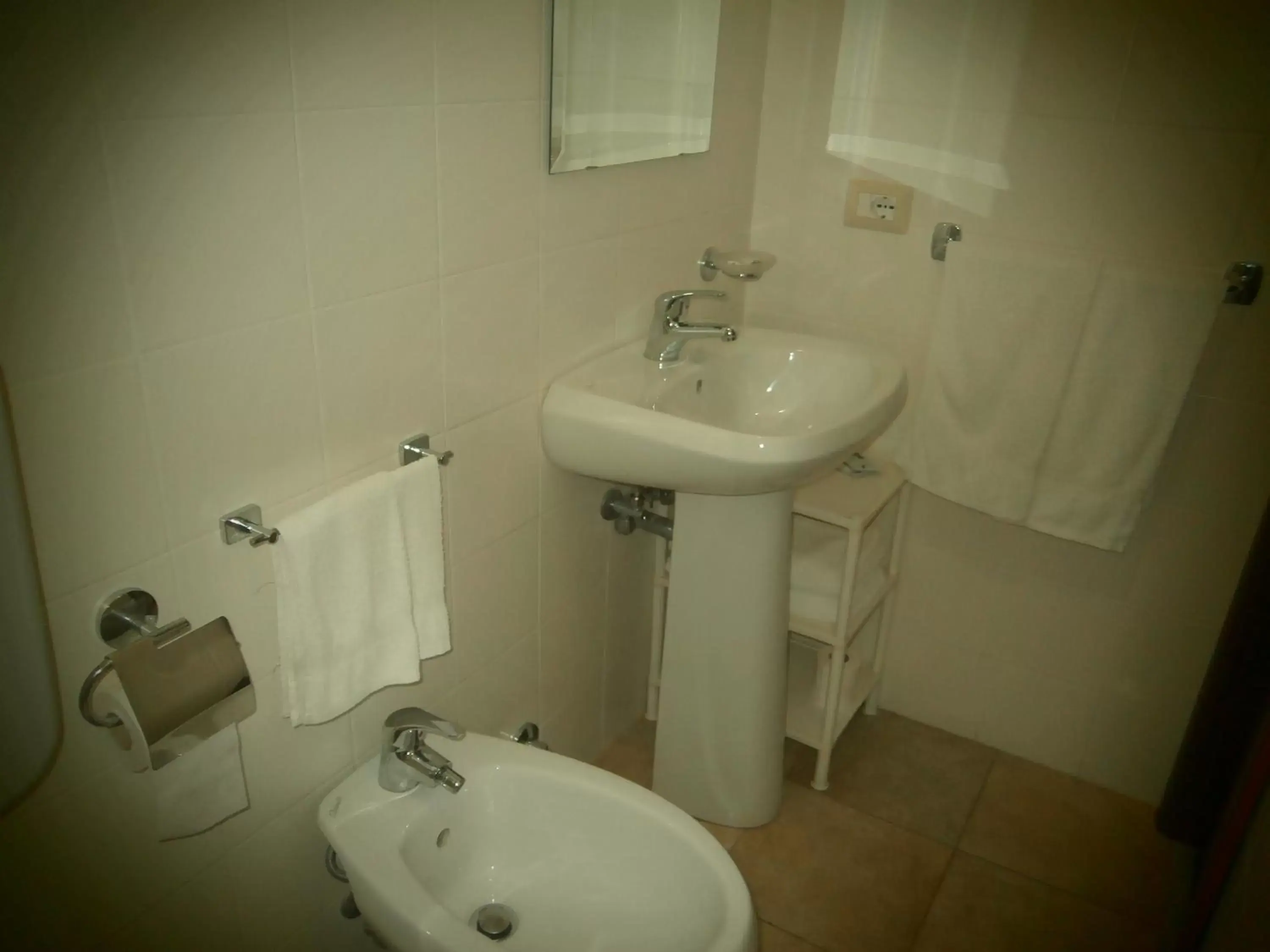 Bathroom in Hotel Pensione Cundari