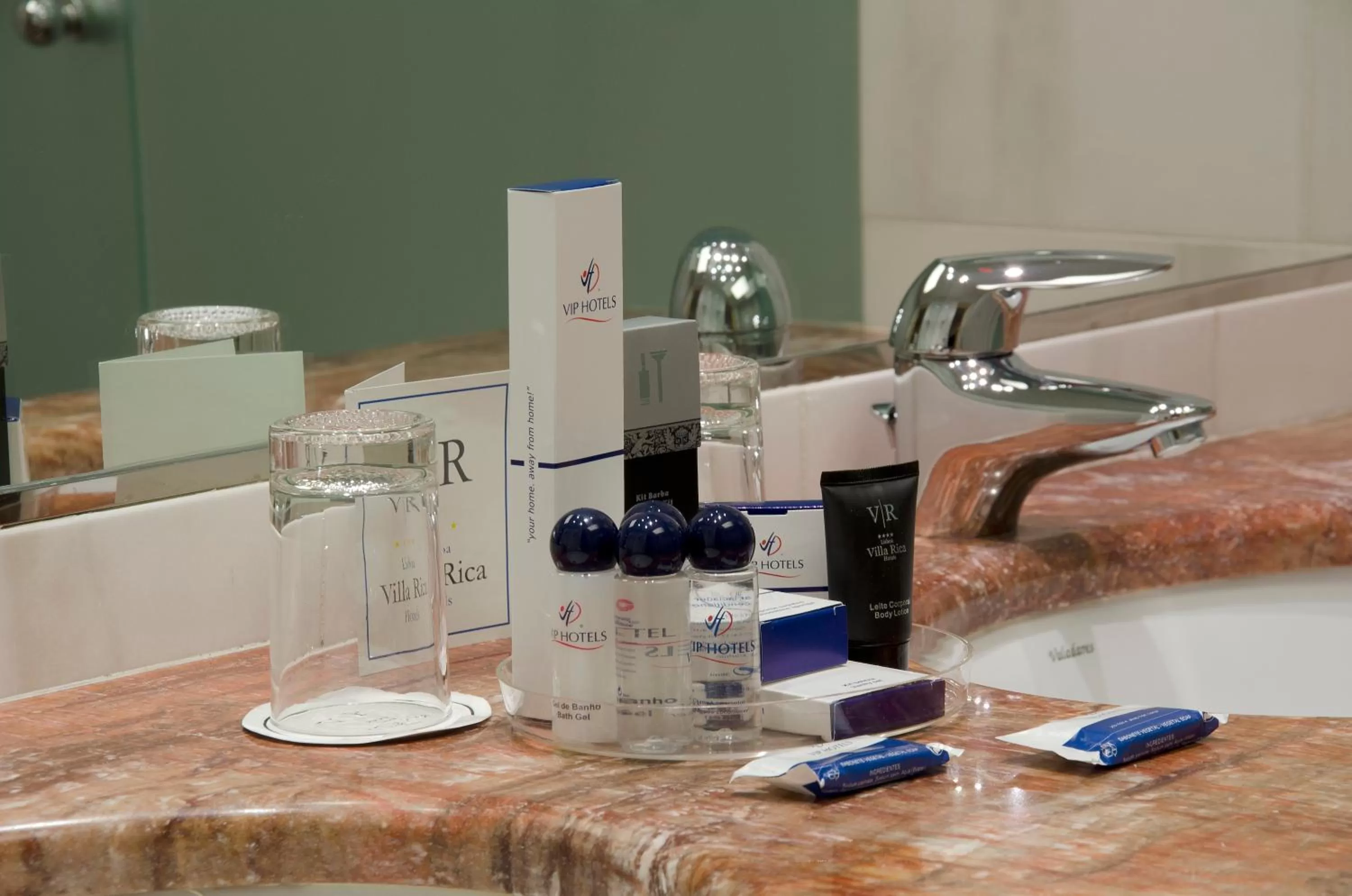 Bathroom in VIP Executive Entrecampos Hotel & Conference