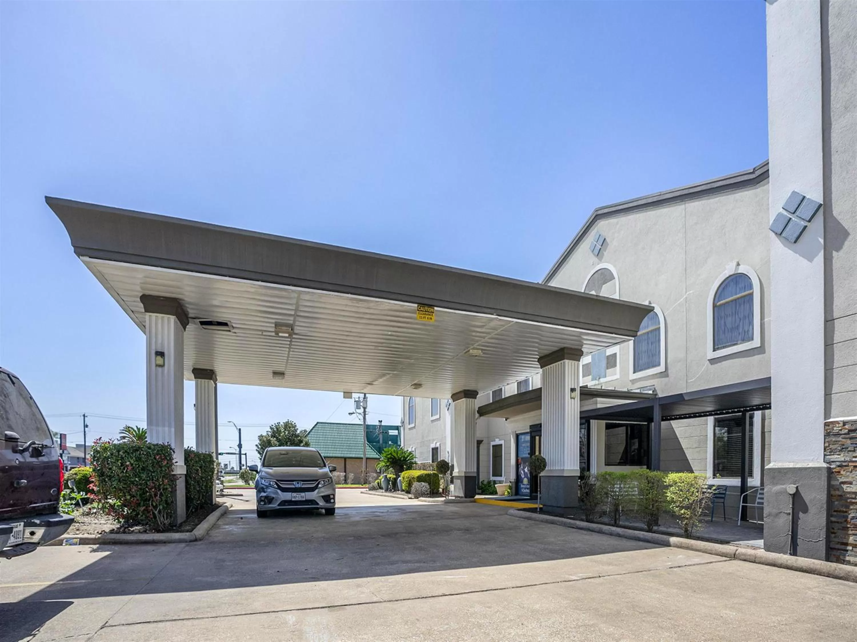 Days Inn & Suites by Wyndham Webster NASA-ClearLake-Houston