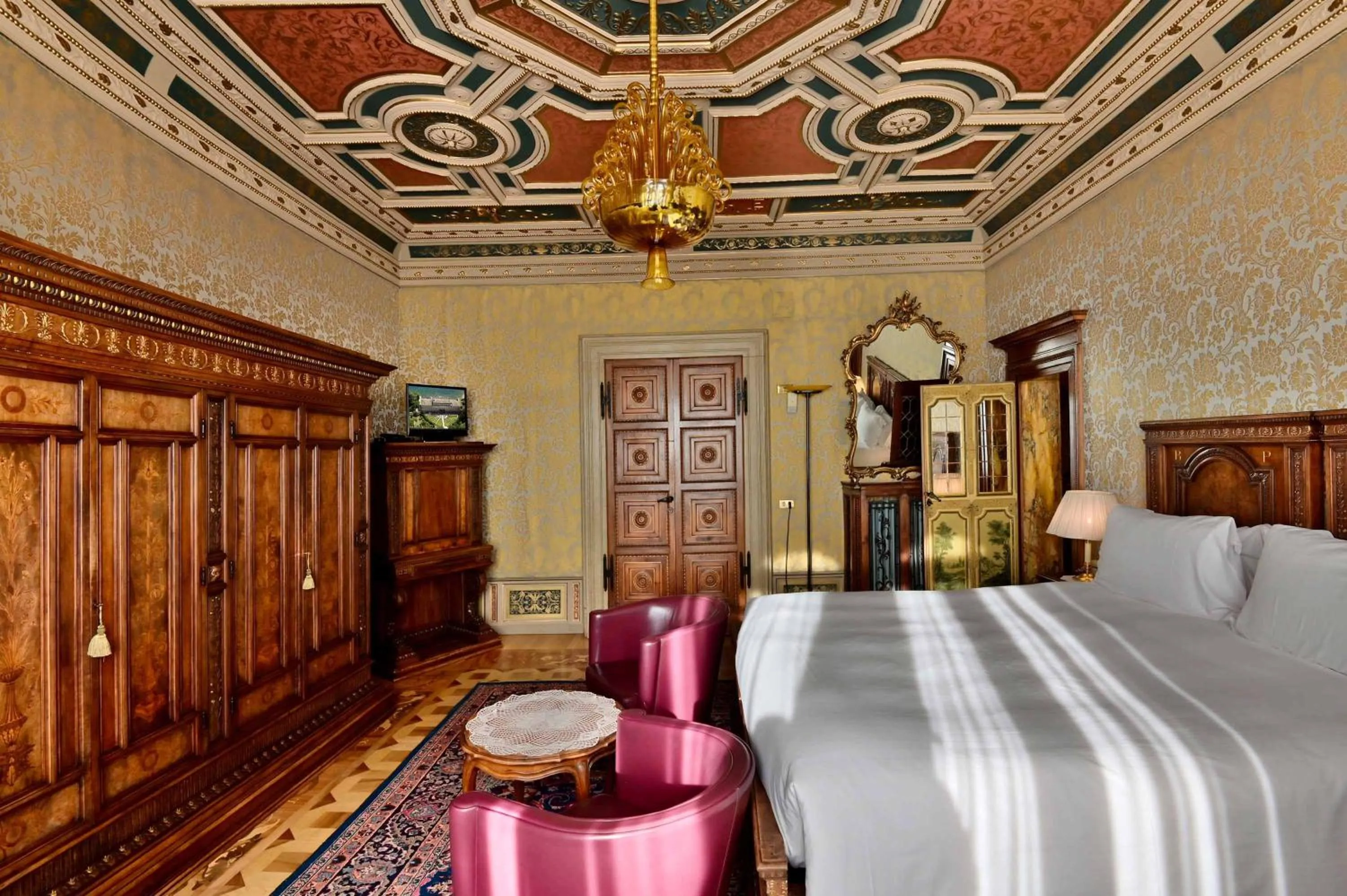 Bed in Hotel Villa Fiordaliso