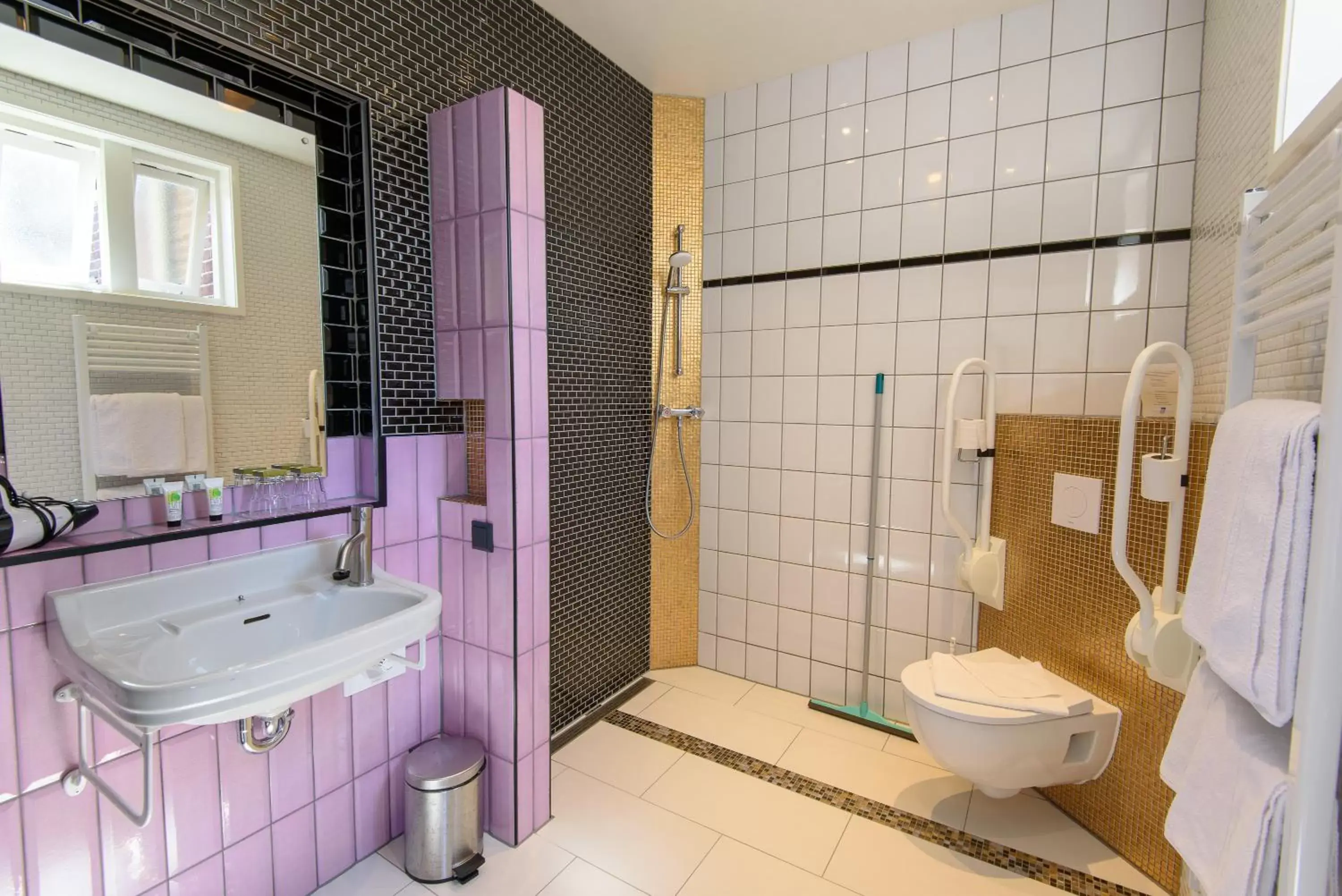 Bathroom in Hotel Buren