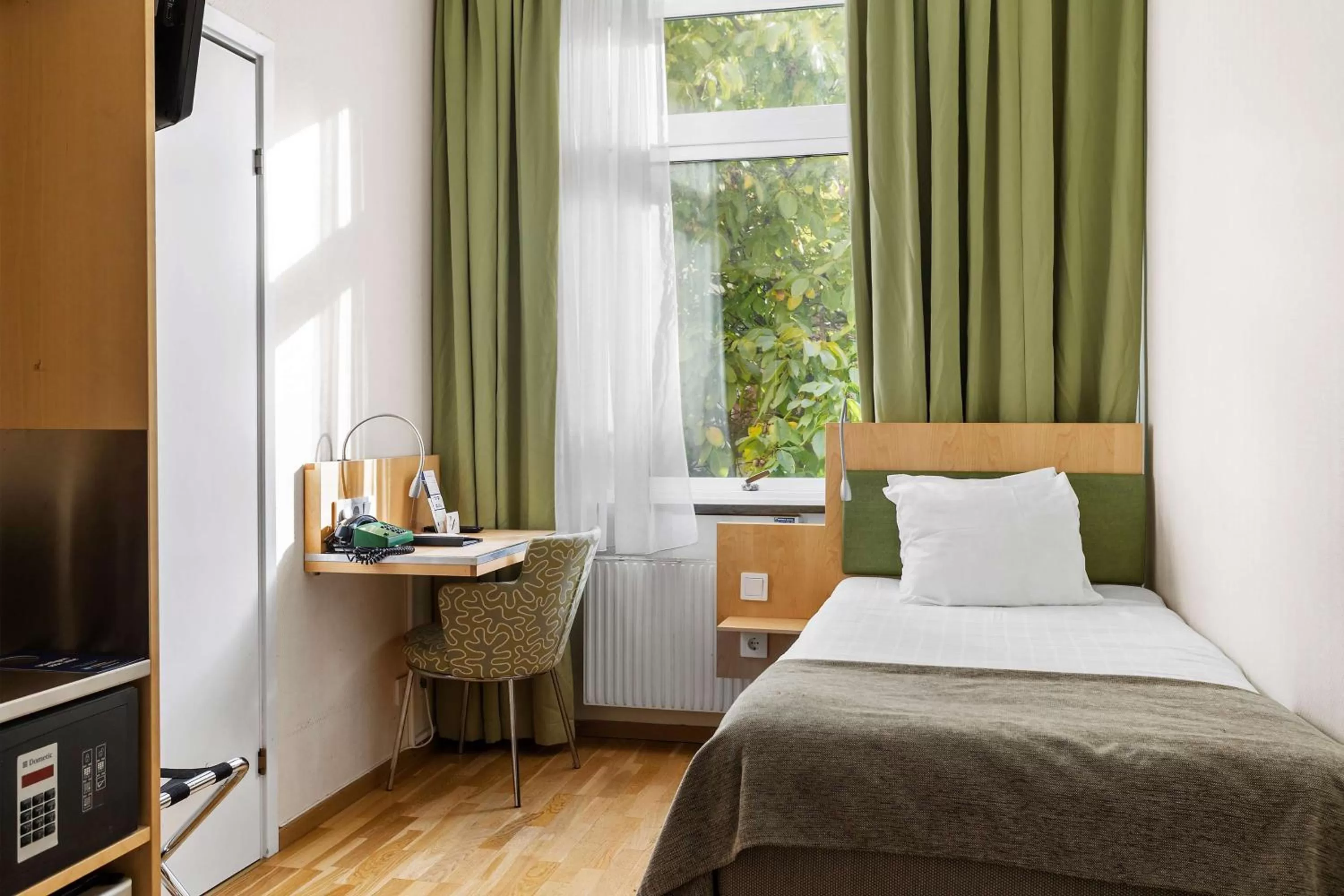 Bedroom, Bed in Best Western Hotel Royal