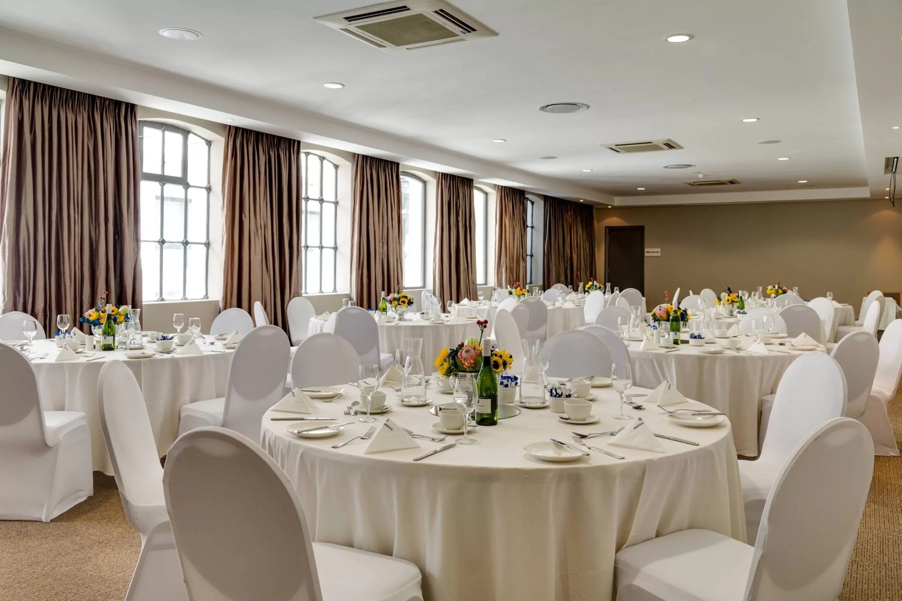 Meeting/conference room in Protea Hotel by Marriott Cape Town Waterfront Breakwater Lodge