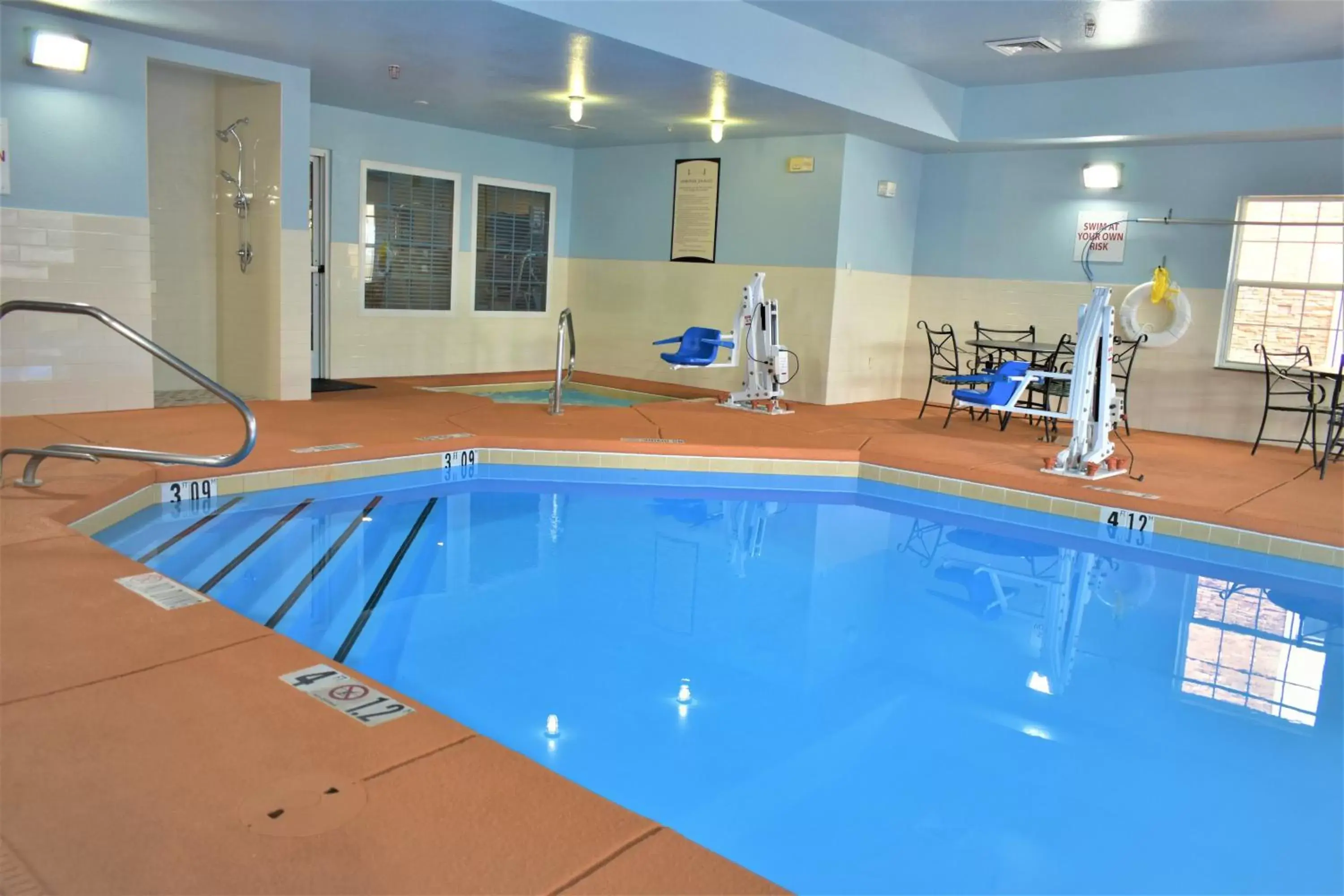 Swimming pool in Staybridge Suites Albuquerque North by IHG Swimming pool in Staybridge Suites Albuquerque North by IHG