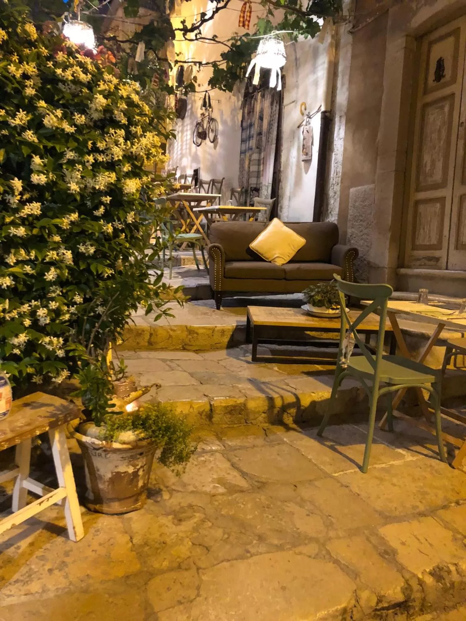 Restaurant/places to eat in Casa 28