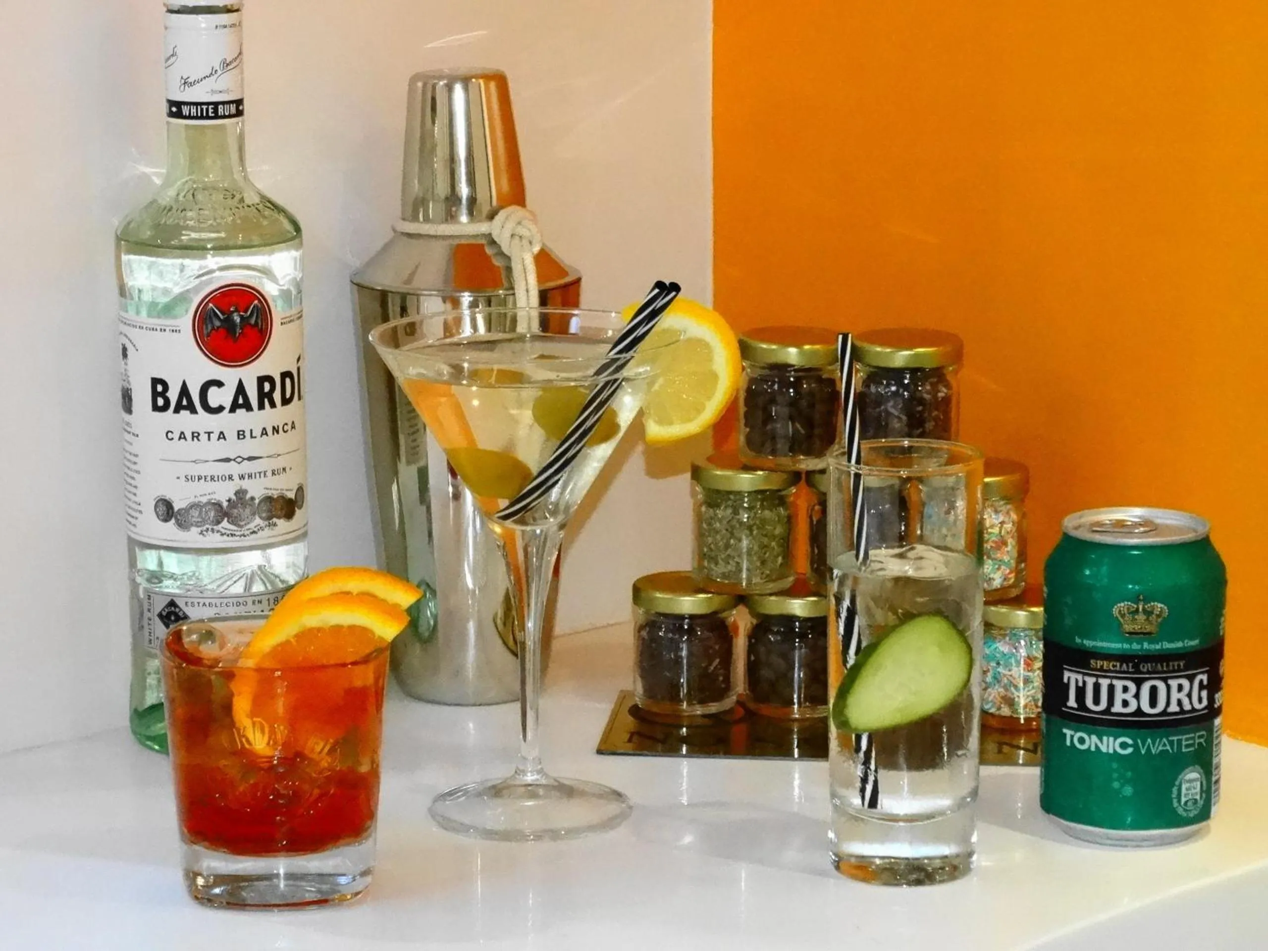 Alcoholic drinks in Faros I