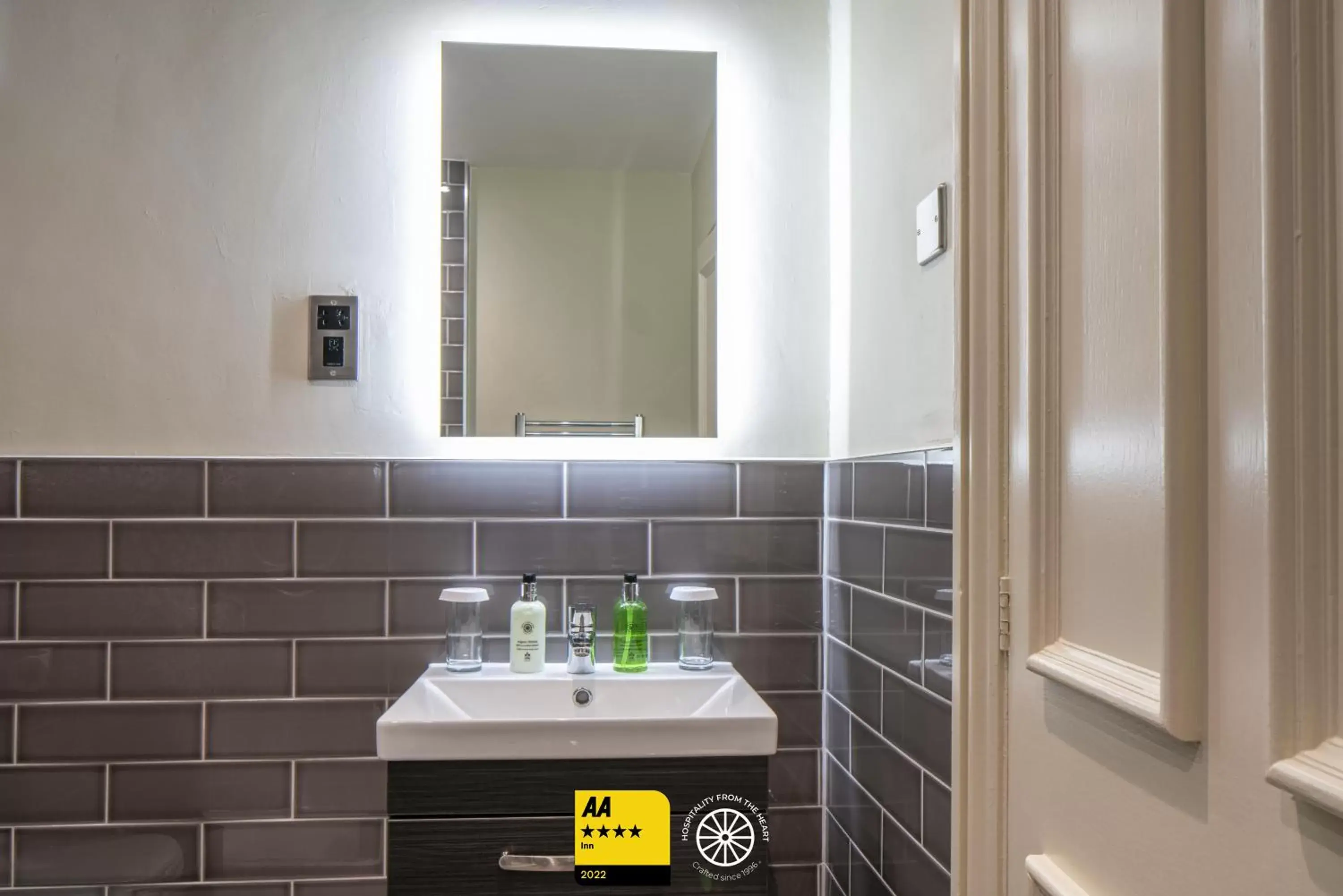 Bathroom in The Tudor House Hotel, Tewkesbury, Gloucestershire